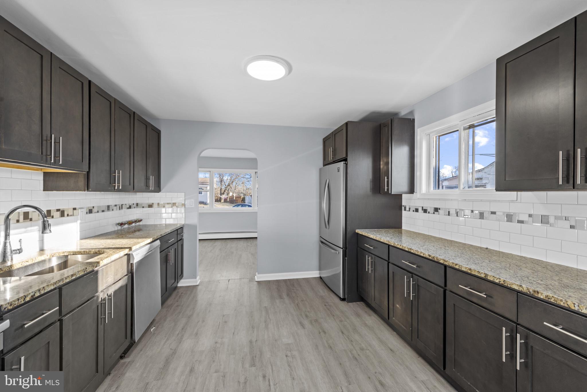 MIDDLE RIVER - Residential