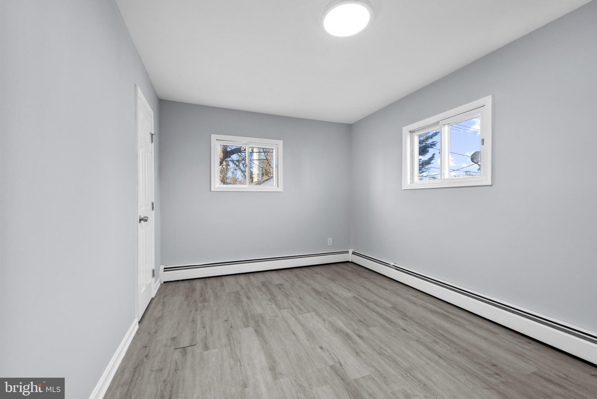 MIDDLE RIVER - Residential