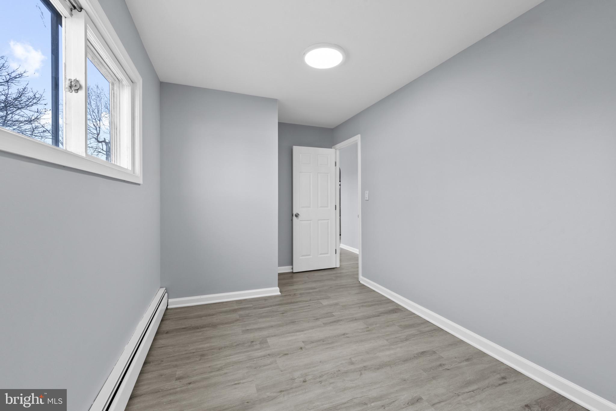 MIDDLE RIVER - Residential