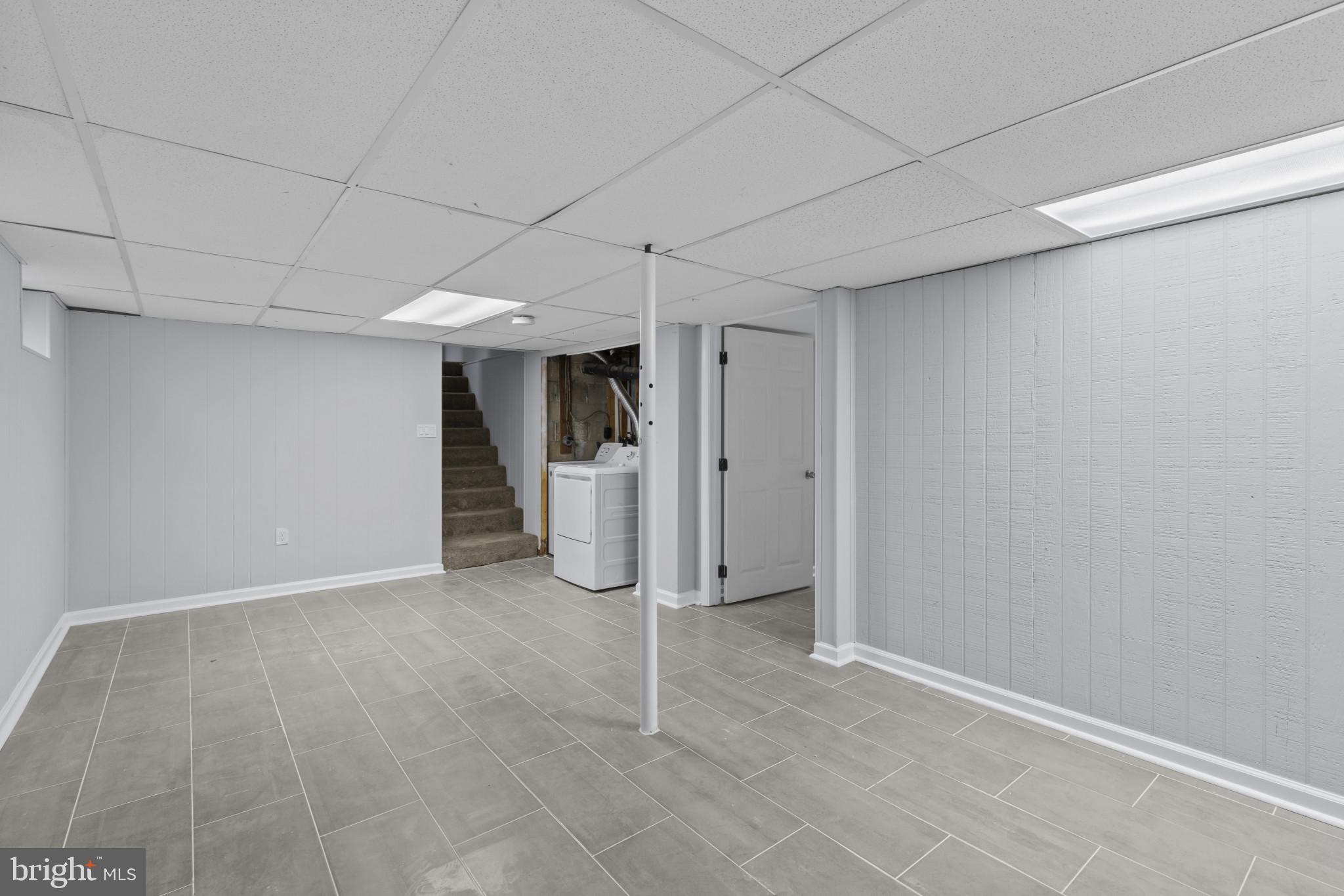 MIDDLE RIVER - Residential