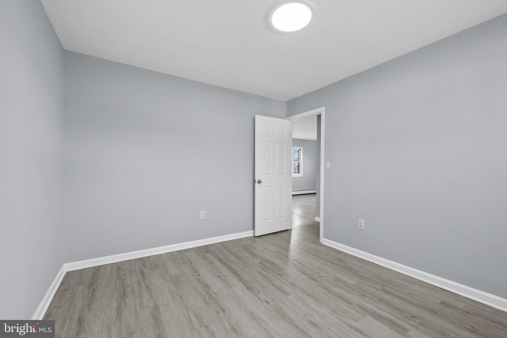 MIDDLE RIVER - Residential