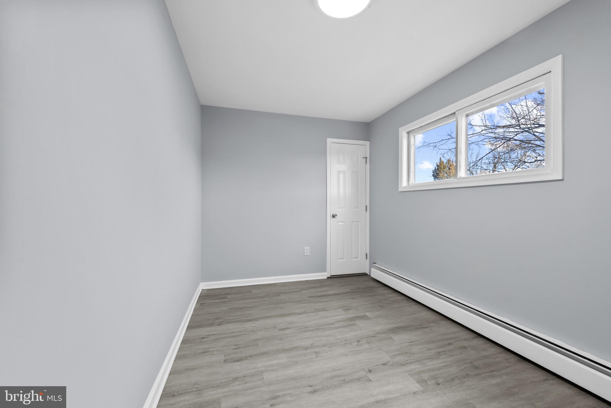 MIDDLE RIVER - Residential