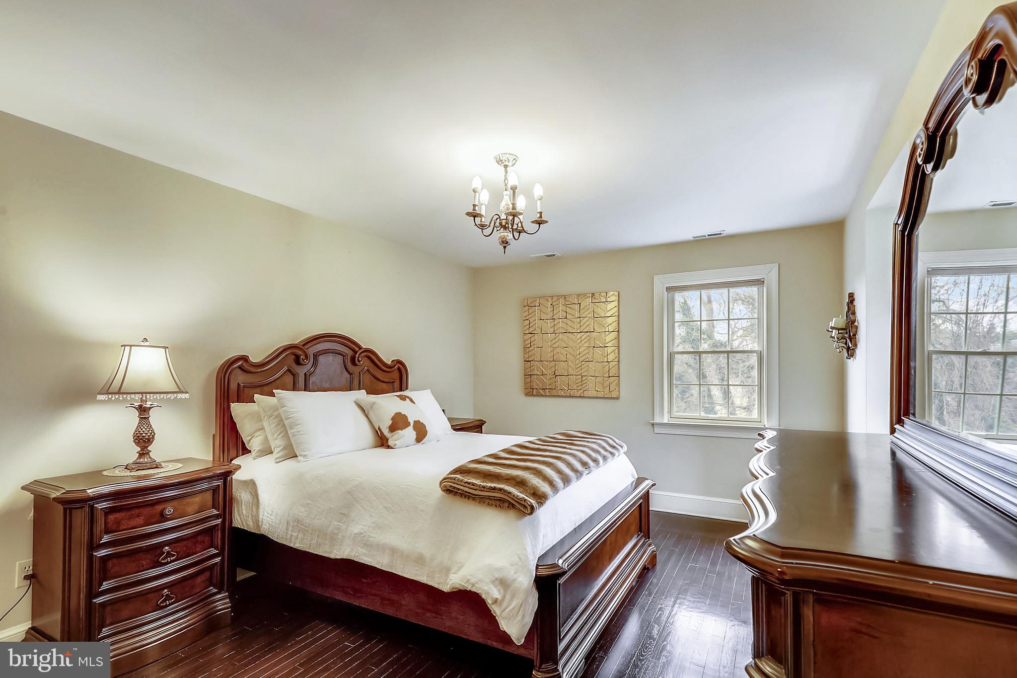 RIVER OAKS FARM - Residential Lease