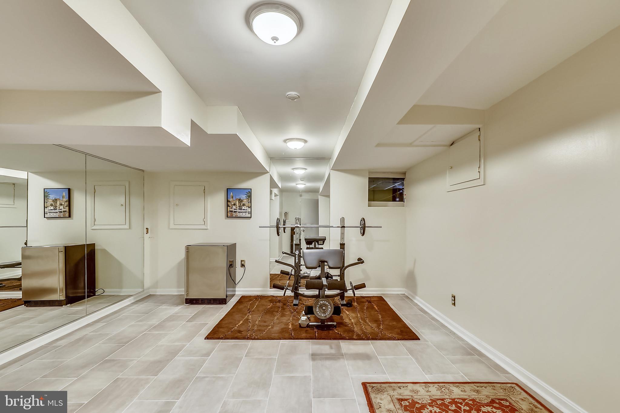 RIVER OAKS FARM - Residential Lease