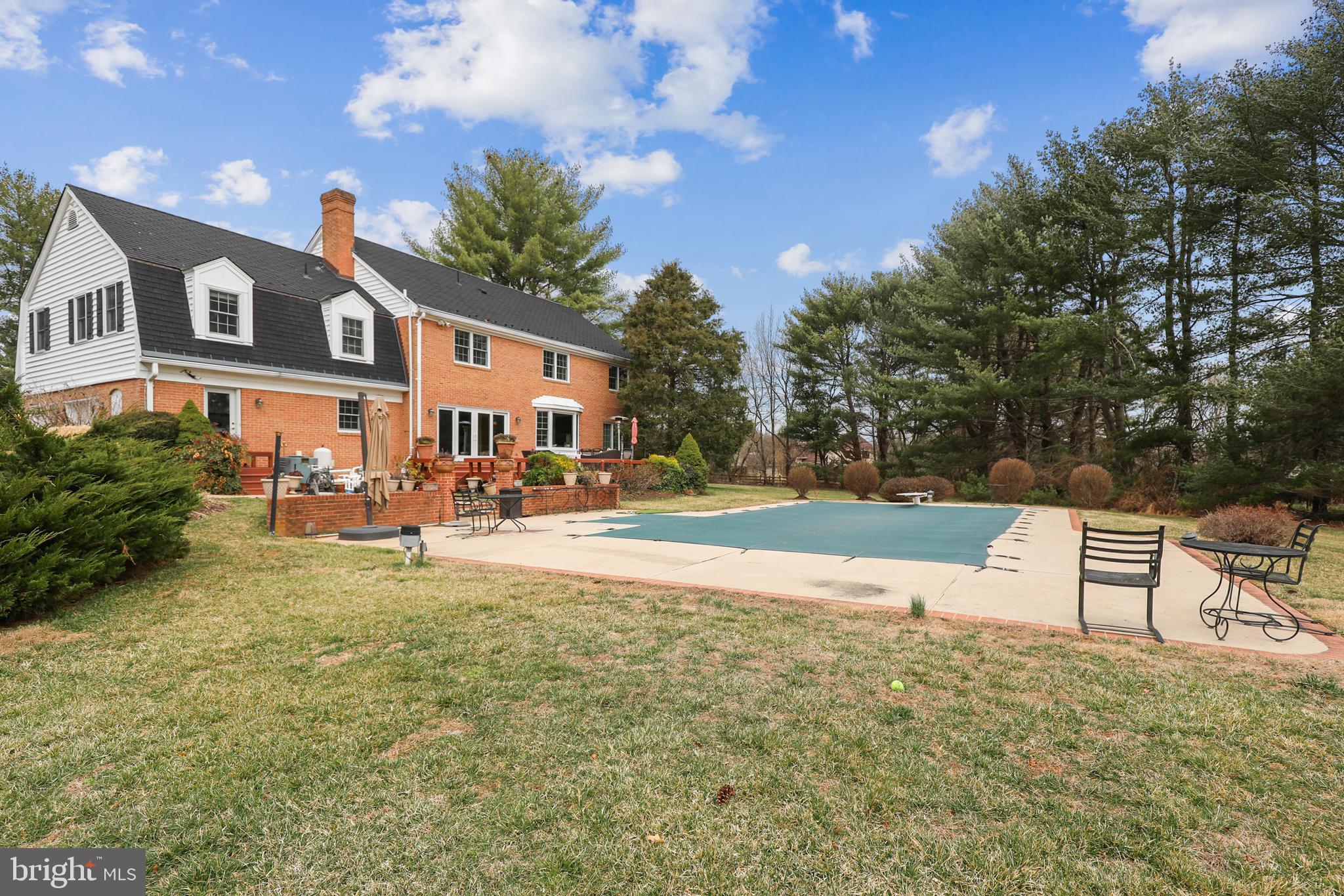 RIVER OAKS FARM - Residential Lease