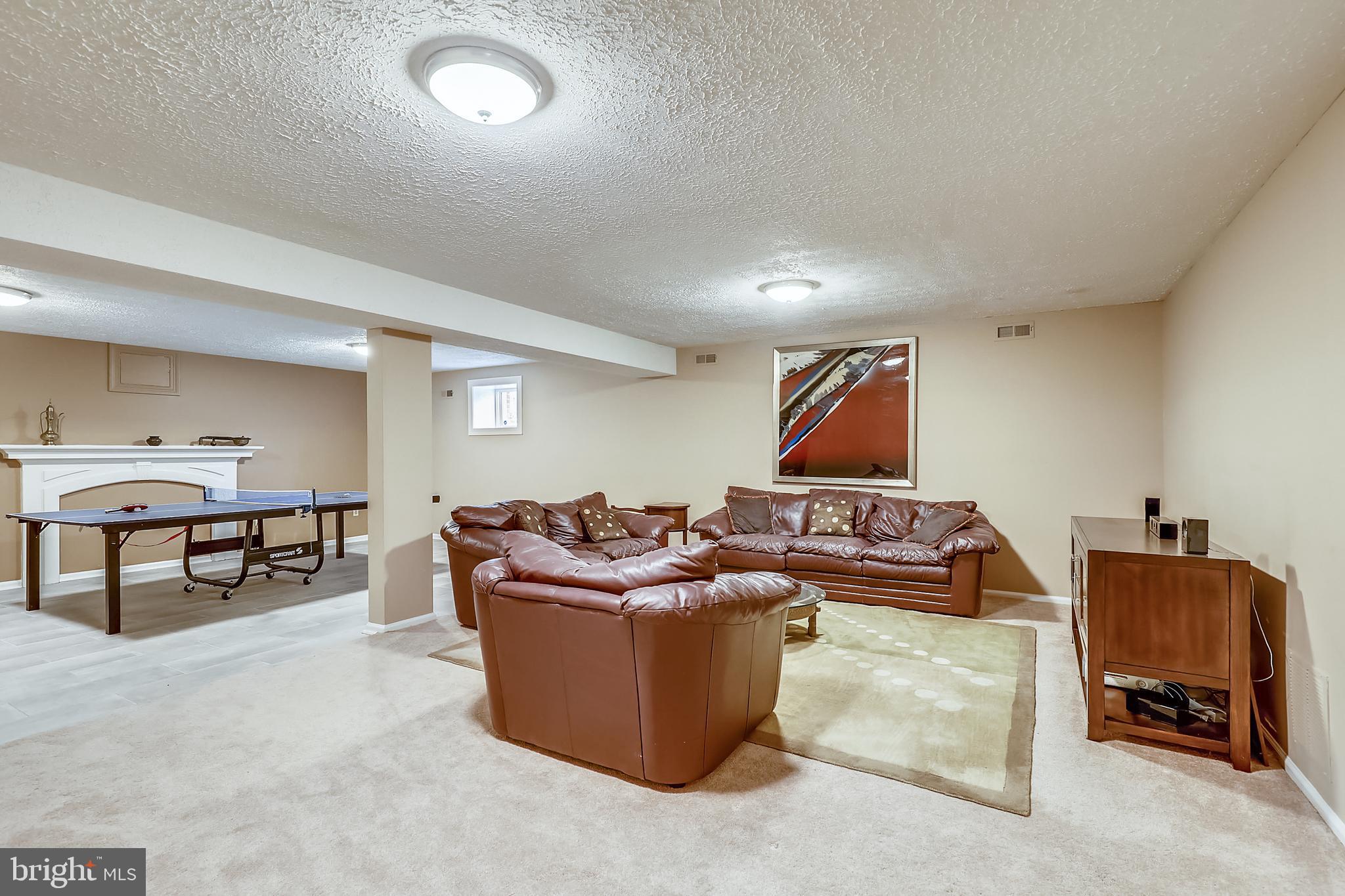 RIVER OAKS FARM - Residential Lease