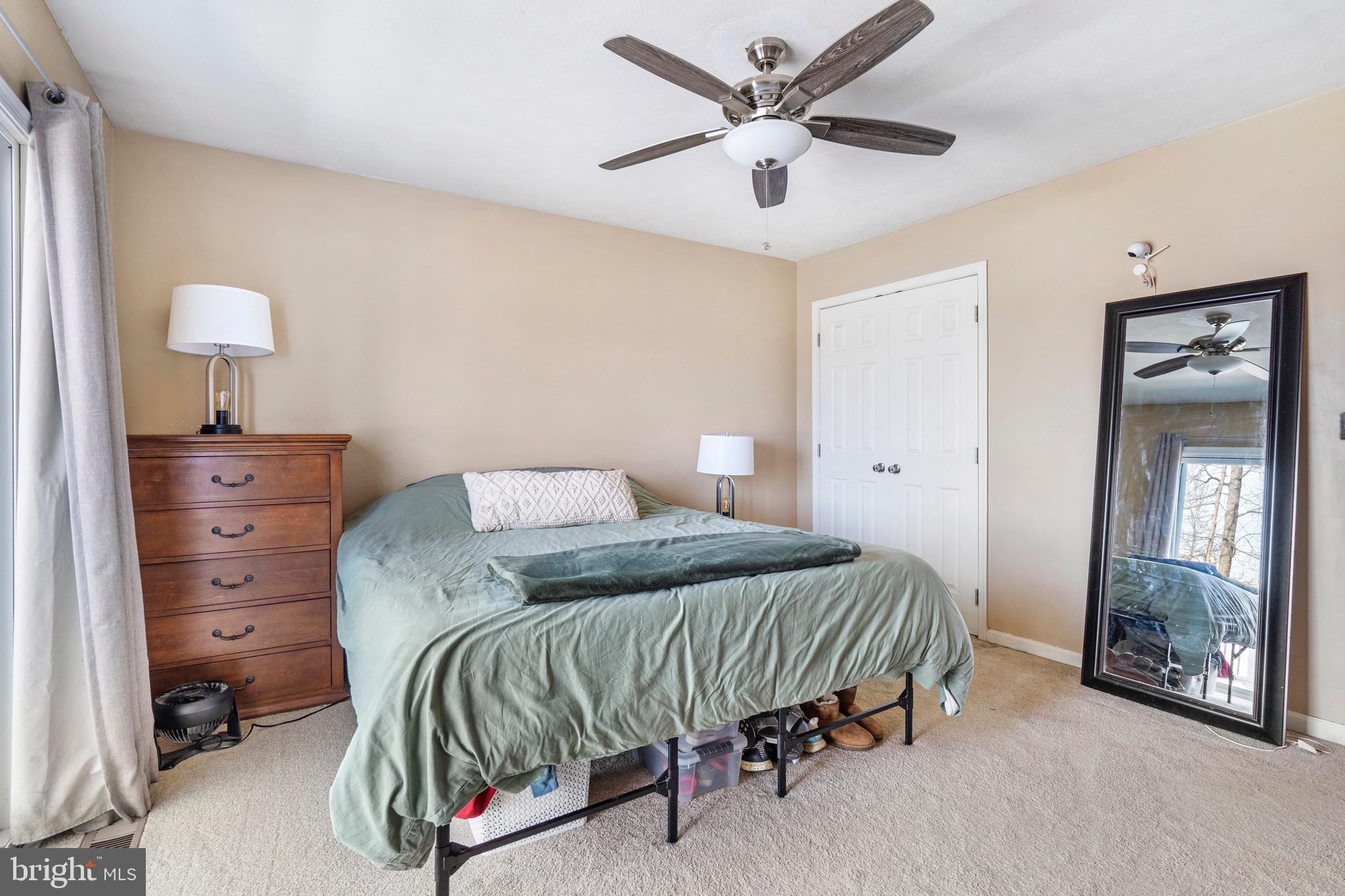 MIDDLE CREEK MANOR - Residential