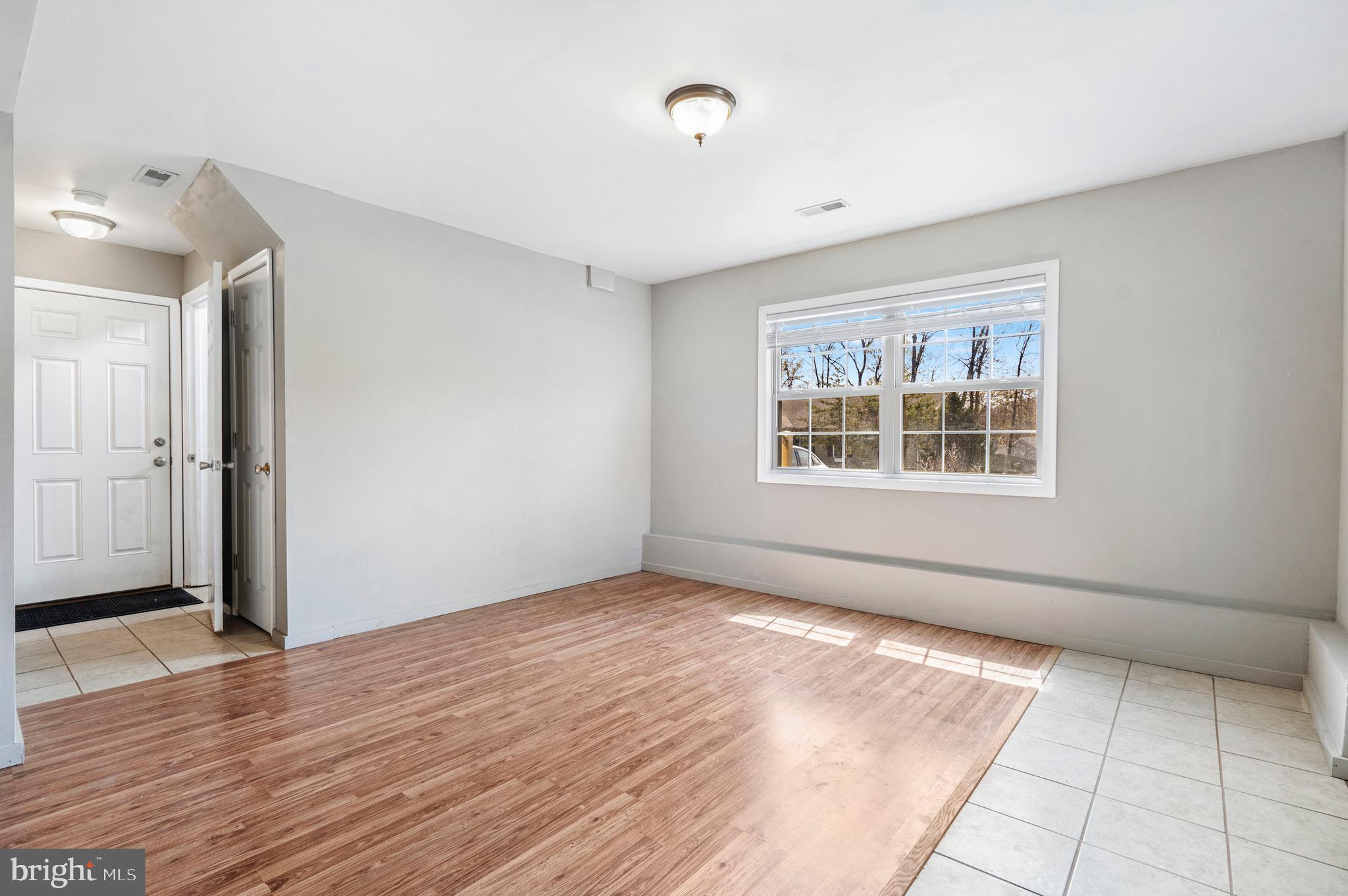 MIDDLE CREEK MANOR - Residential