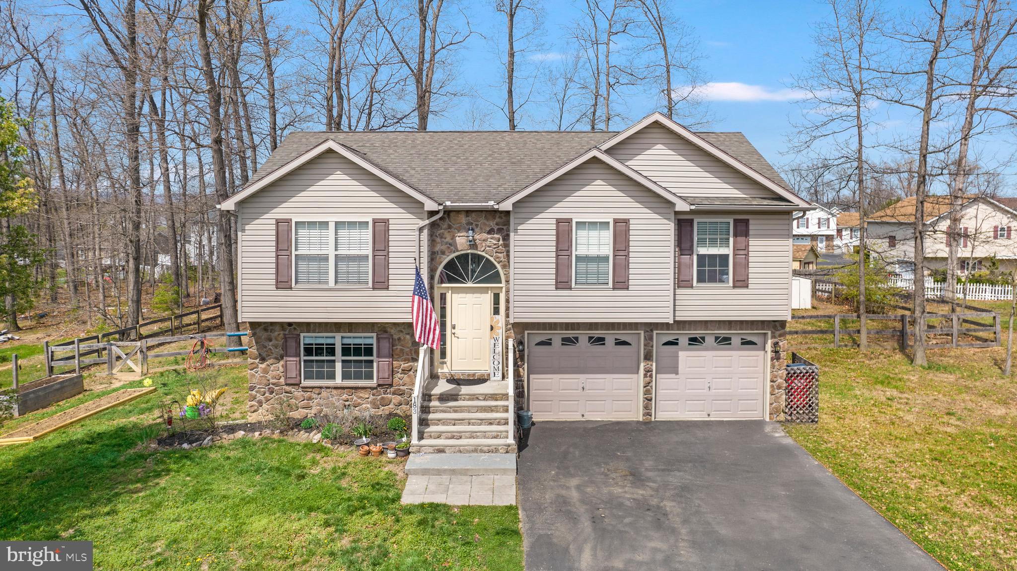 MIDDLE CREEK MANOR - Residential