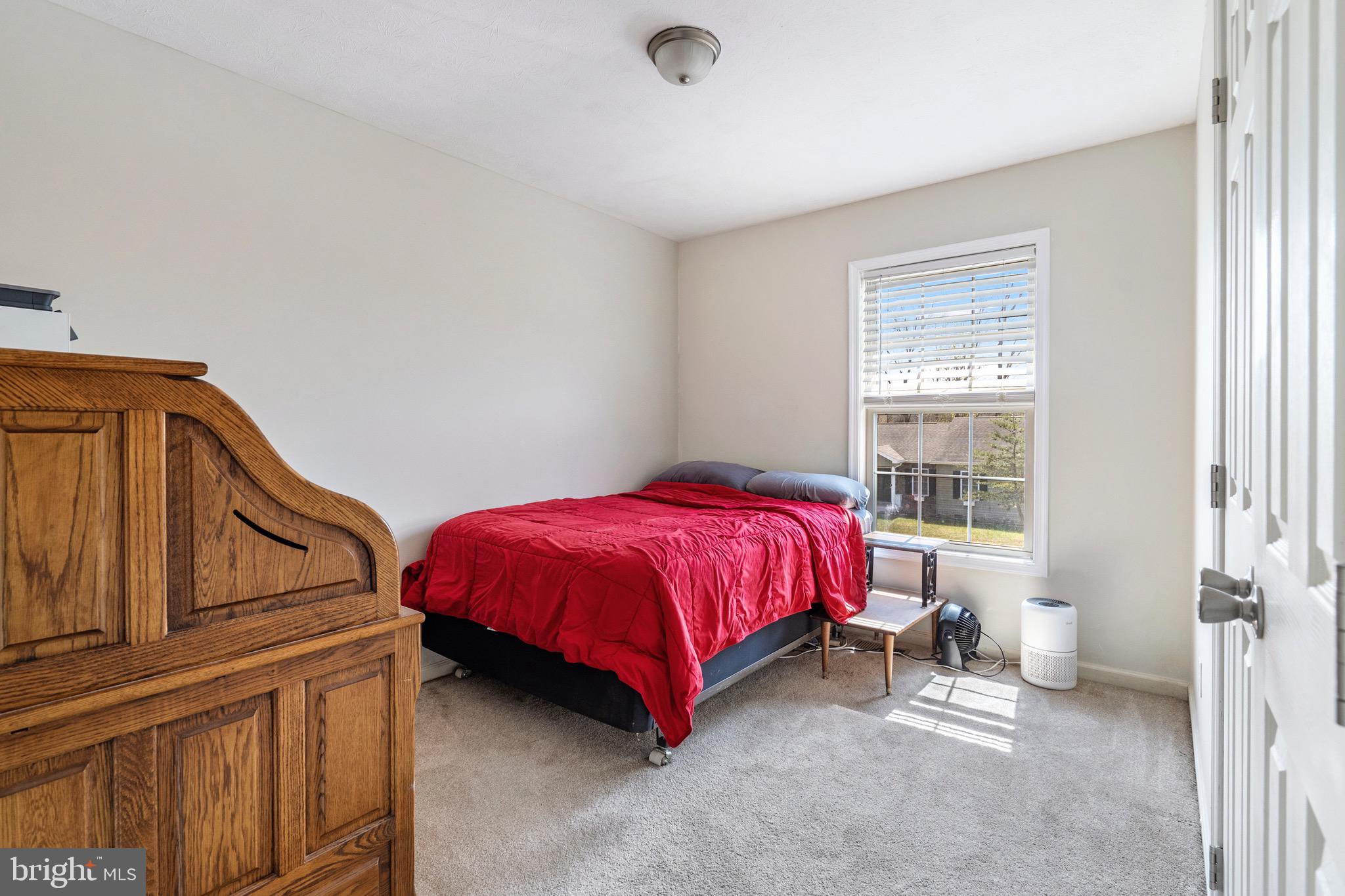 MIDDLE CREEK MANOR - Residential