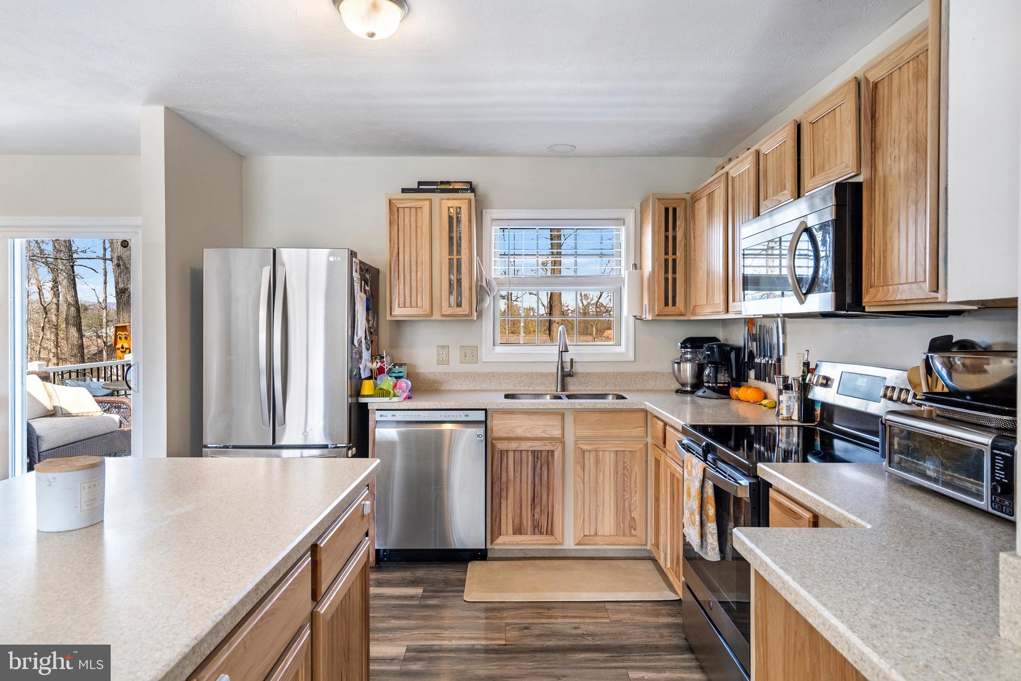 MIDDLE CREEK MANOR - Residential