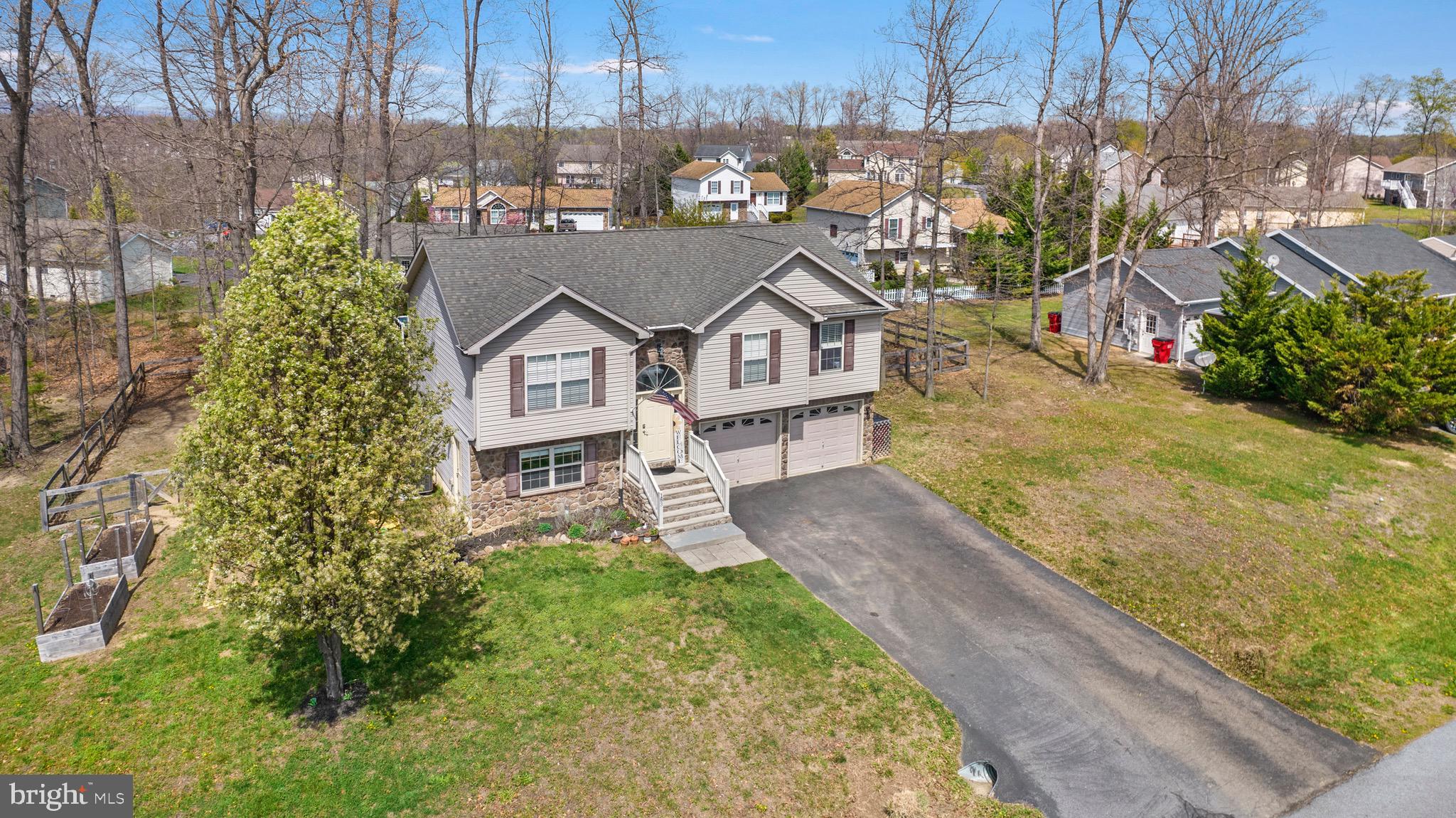 MIDDLE CREEK MANOR - Residential