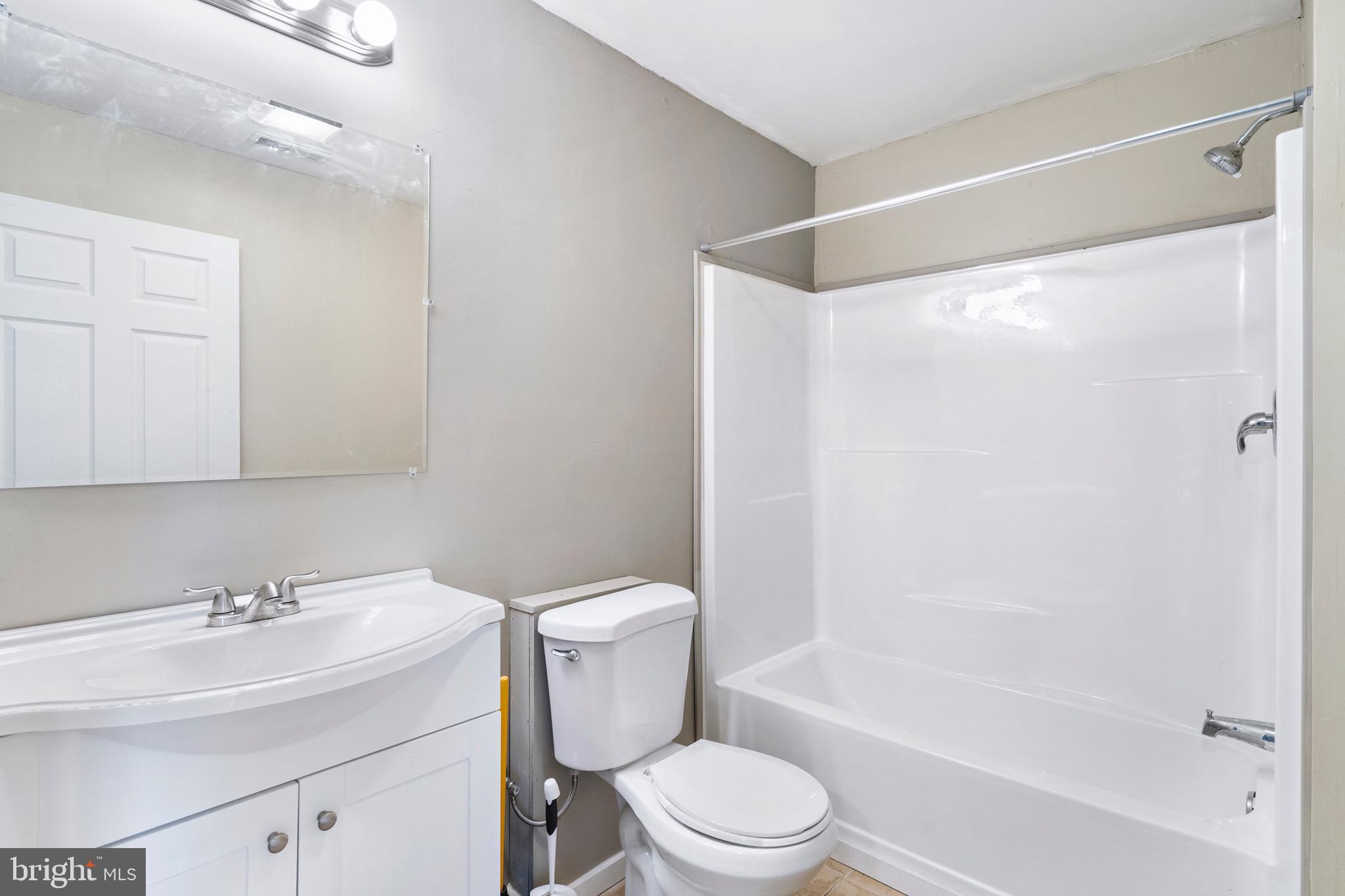 MIDDLE CREEK MANOR - Residential