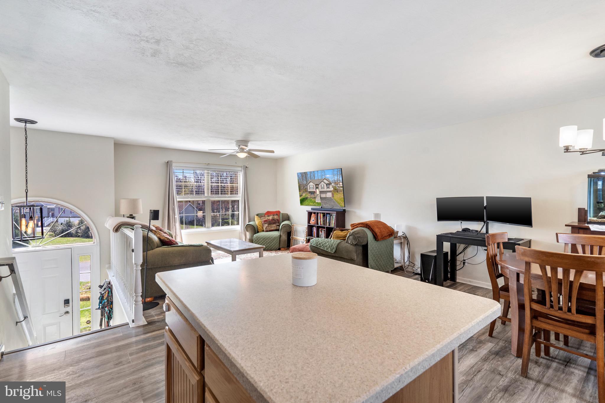 MIDDLE CREEK MANOR - Residential