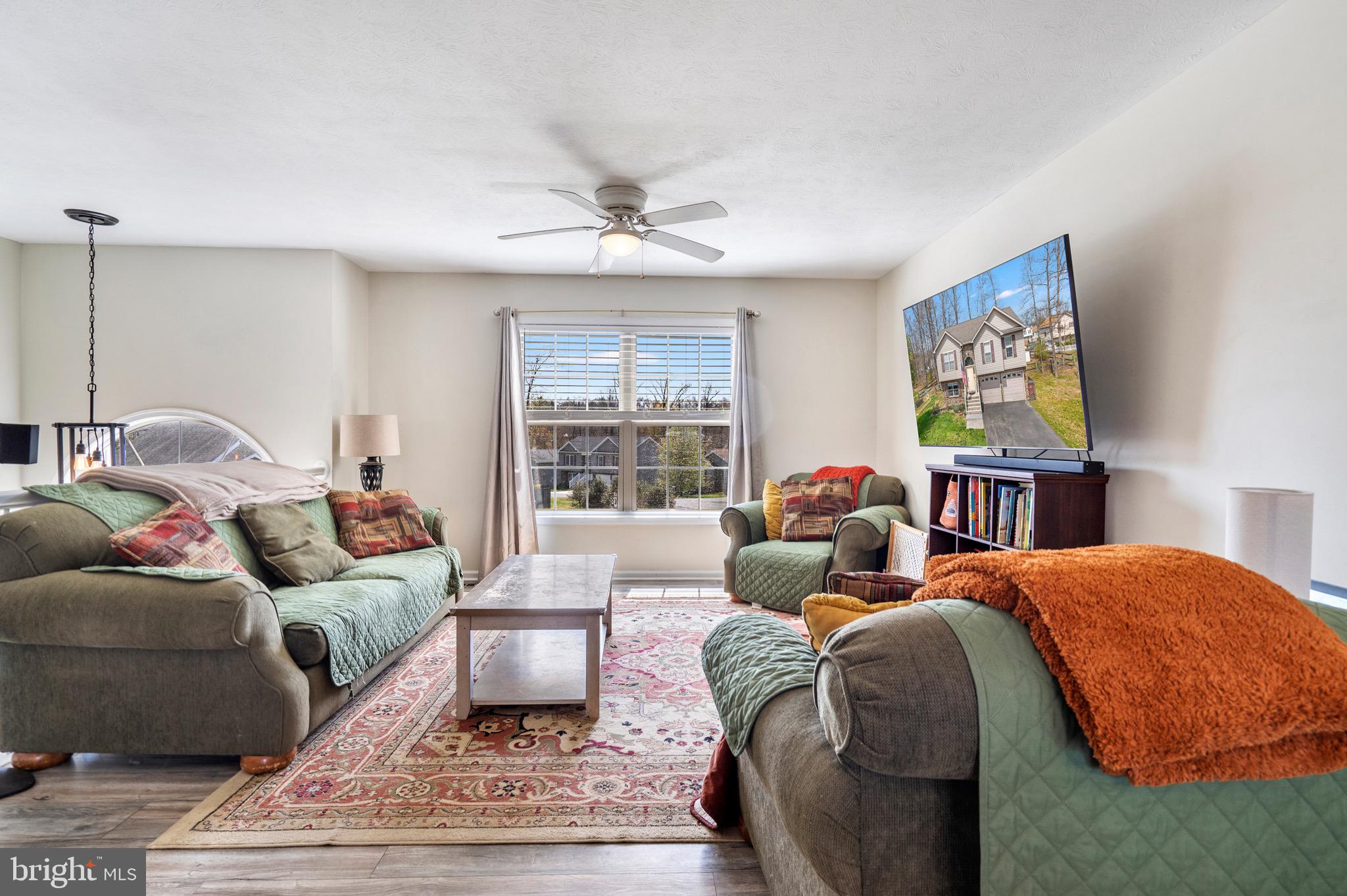 MIDDLE CREEK MANOR - Residential