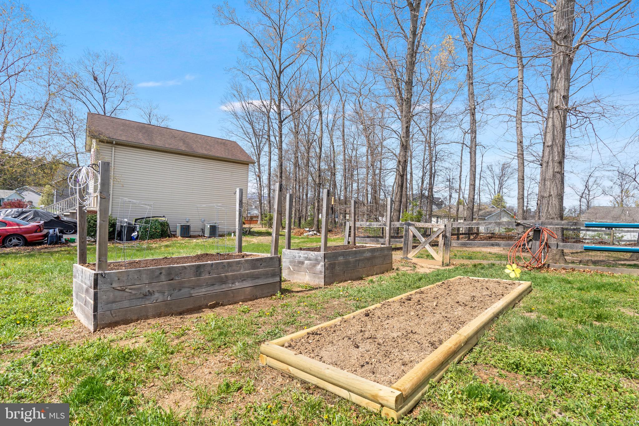 MIDDLE CREEK MANOR - Residential