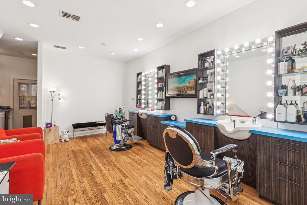 Photo of 932 Locust Street, PHILADELPHIA, PA 19107 (MLS # PAPH2510178)