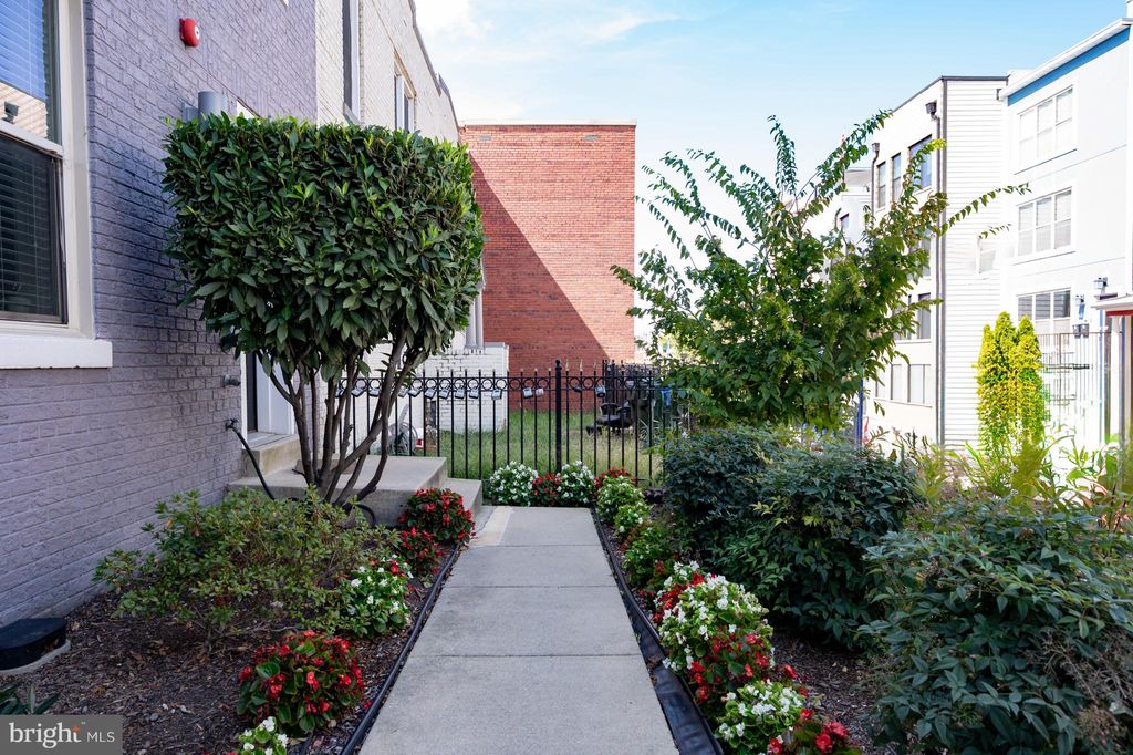 Photo of 610 Newton Place NW #12, WASHINGTON, DC 20010 (MLS # DCDC2222024)