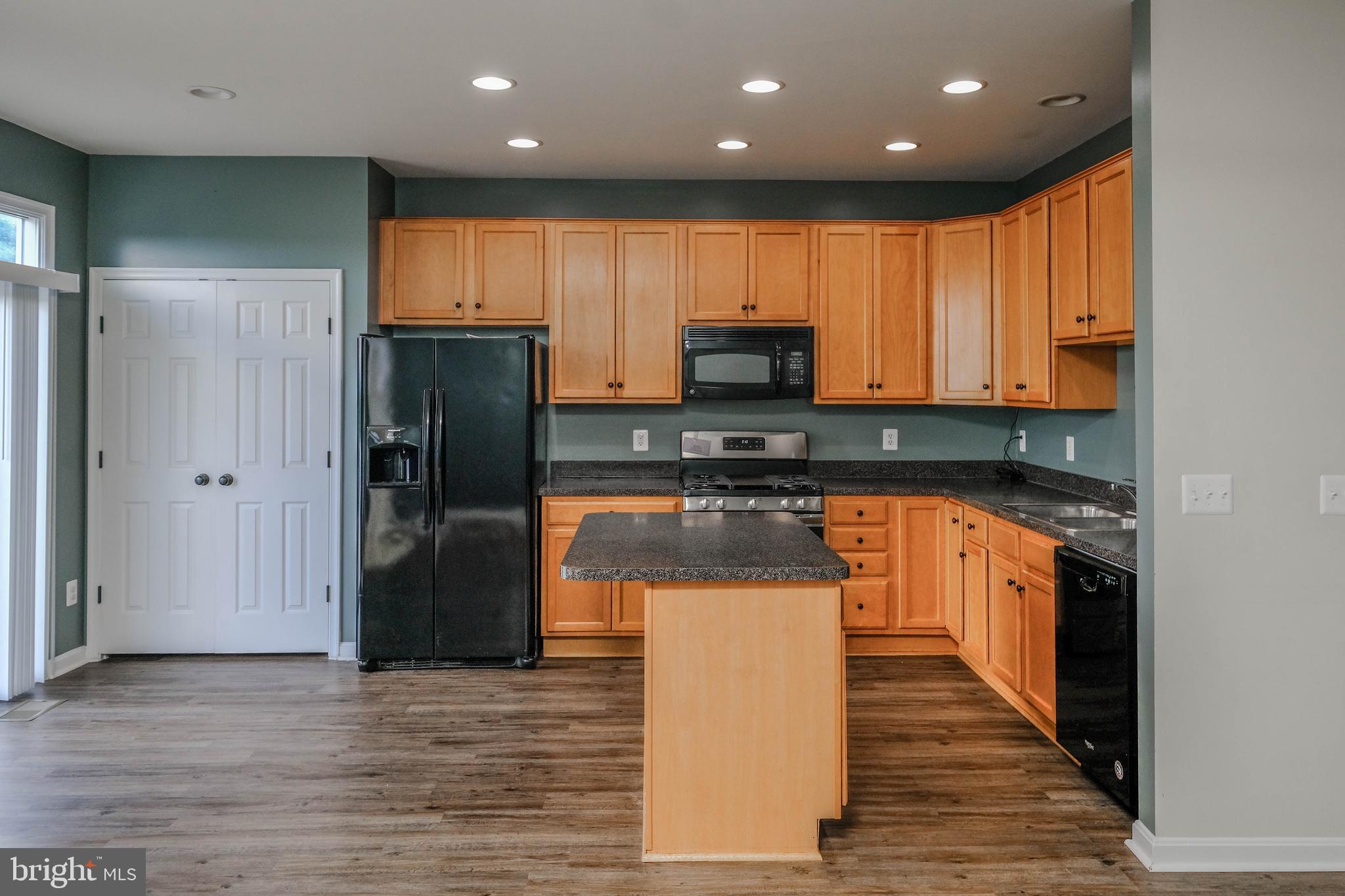 BLUE RIDGE SHADOWS TOWNS - Residential