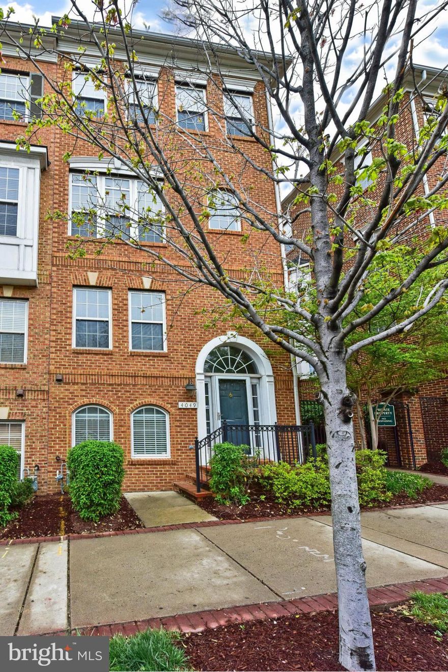 Stunning 4 level, end unit townhome! 4 beds/2.5 baths/2 car gar. Gleaming hardwoods on 3 levels! Chef's kit w/granite, SS, gas. Balcony for grilling, morning coffee/quiet evenings! Light fills this home from 3 exposures! Fabulous gas fireplace! Master suite w/tray ceiling, huge walk in closet. Freshly painted! Minutes to parks DC, Pentagon, airport! Col. Pike Revit-walk to new Harris Teeter soon!