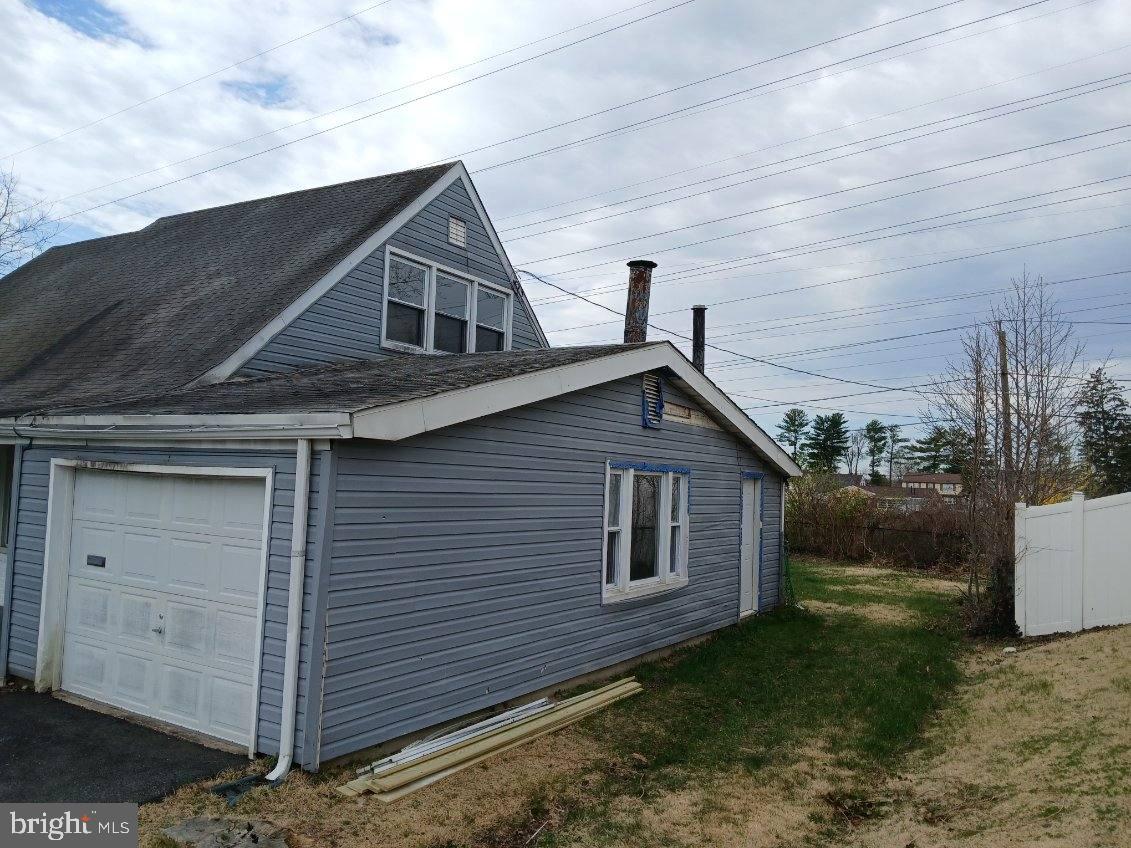 22 NIAGARA LANE