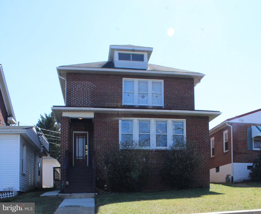 GREAT INVESTMENT OPPORTUNITY FOR A WISE INVESTOR - BUILDING ONCE WAS A SINGLE HOME AND COULD EASILY BE AGAIN - CURRENTLY SET UP AS 2 TWO BEDROOM UNITS EACH HAVING THEIR OWN ELECTRIC METERS AND GAS METERS, WATER IS PAID BY OWNER - THE RENTED DETACHED GARAGE ALSO HAS ITS OWN ELECTRIC METER - VERY NICE LOCATION AND WELL MAINTAINED - CALL FOR AN APPOINTMENT.  Current rent on garage is $100.00 per month rented with a year lease and one of the units is $750 per month on a 6 month lease but they are long term tenants