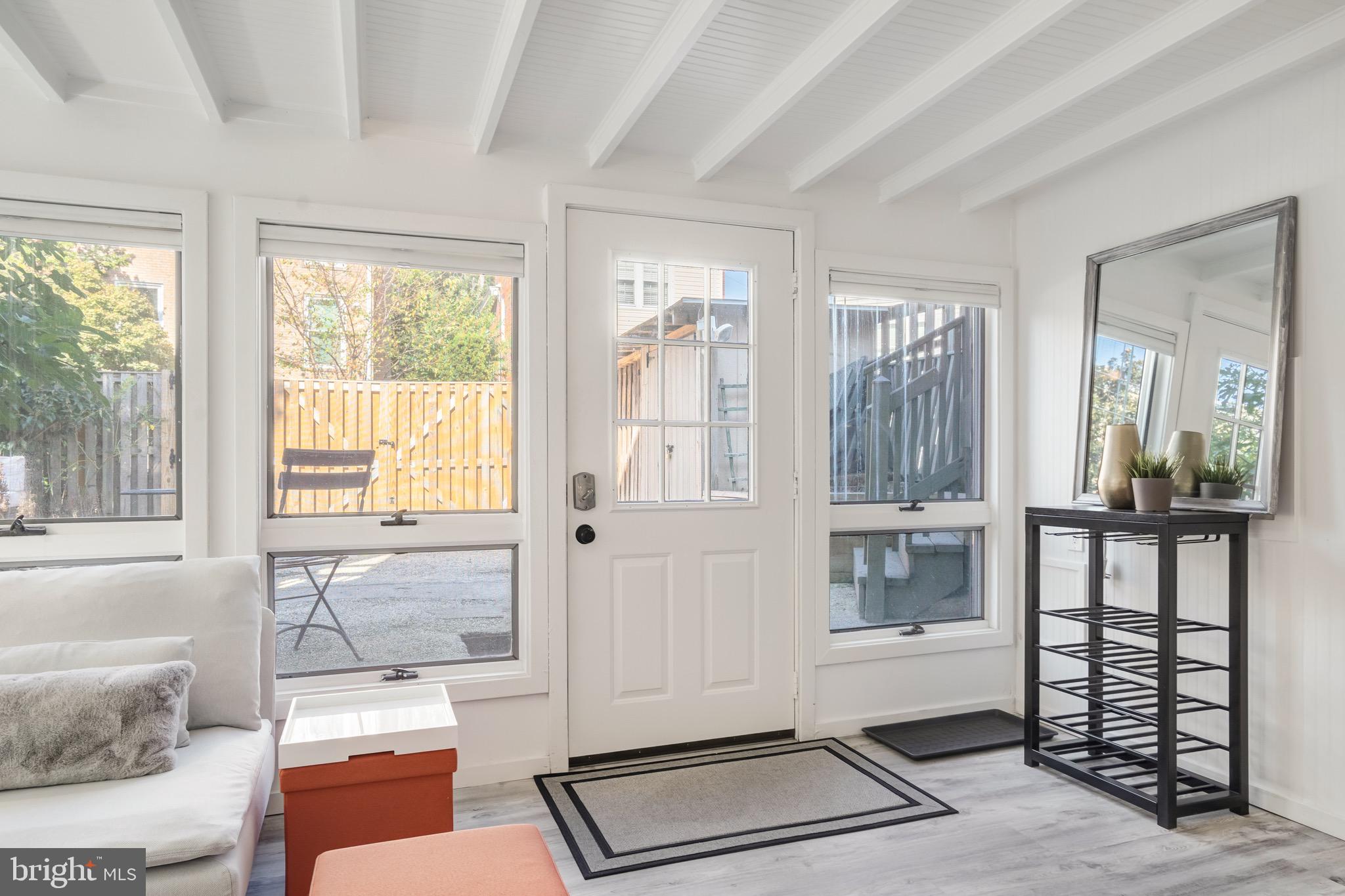 3817 NW CATHEDRAL AVENUE NW GARDEN APARTMENT