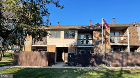 Photo of 3 LANCASTER EST, MOUNT JOY, PA 17552 (MLS # PALA2028968)