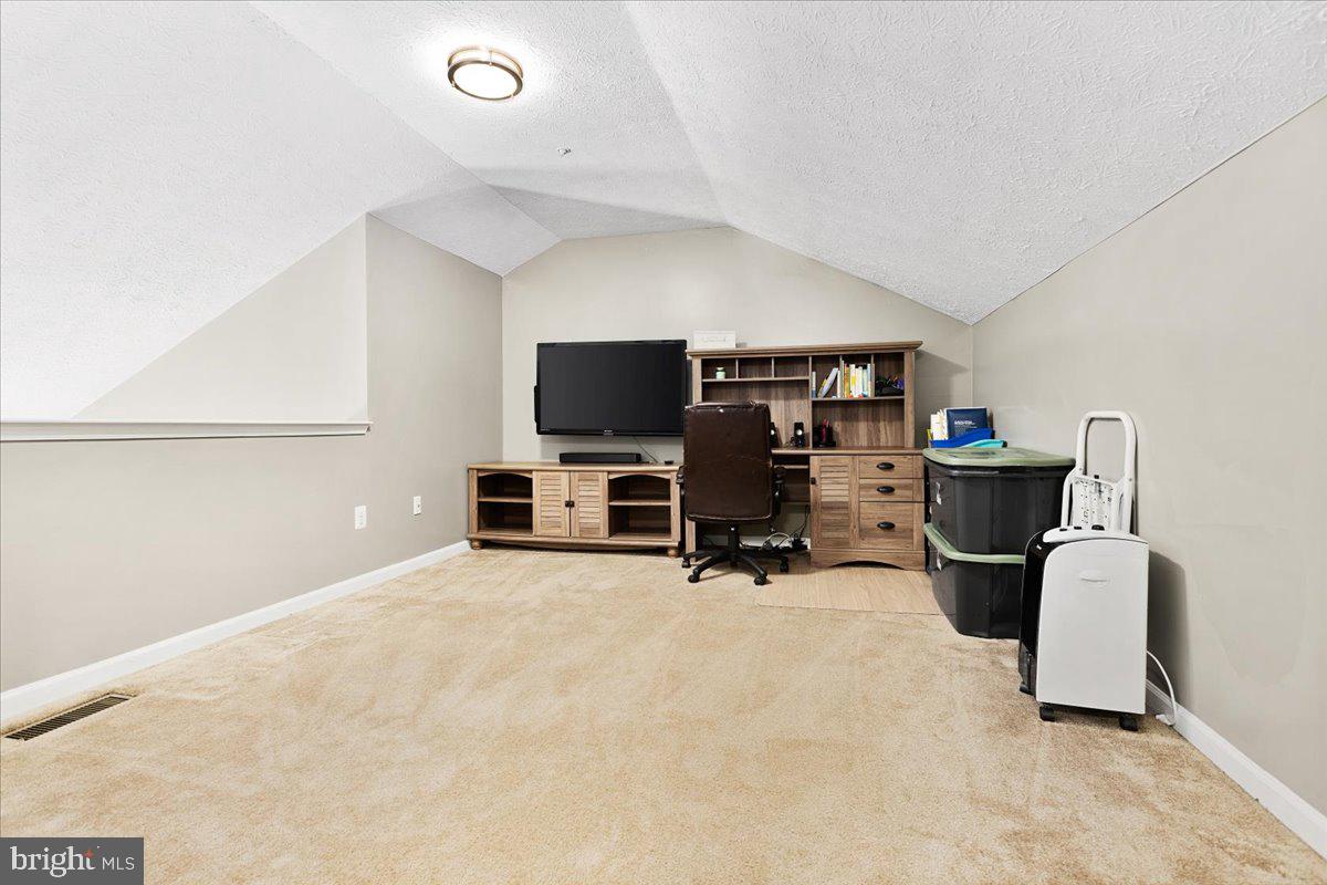 CARRIAGE PINES/LAKE VILL - Residential