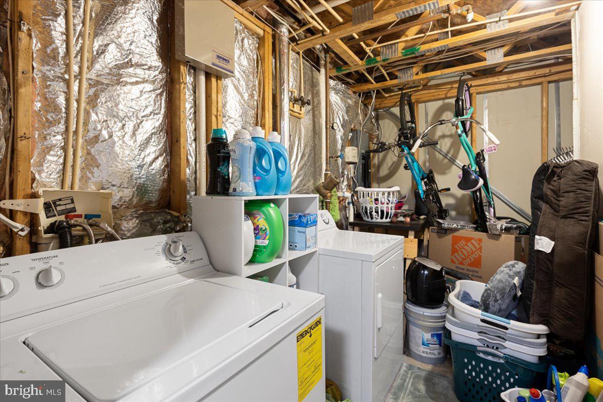 CARRIAGE PINES/LAKE VILL - Residential