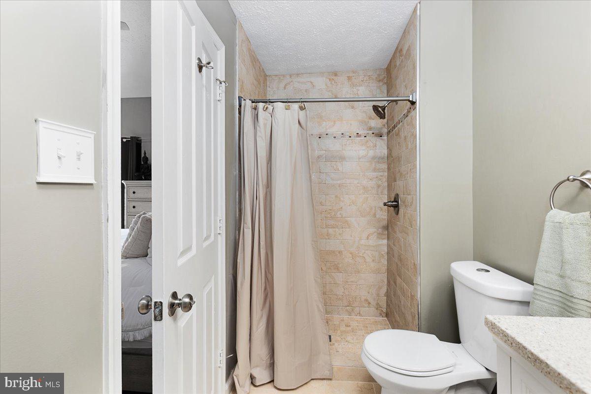 CARRIAGE PINES/LAKE VILL - Residential