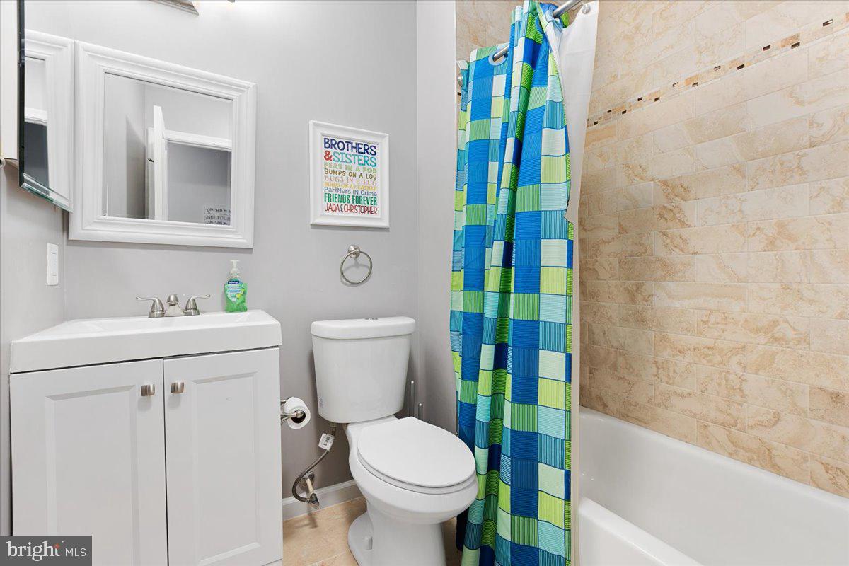 CARRIAGE PINES/LAKE VILL - Residential