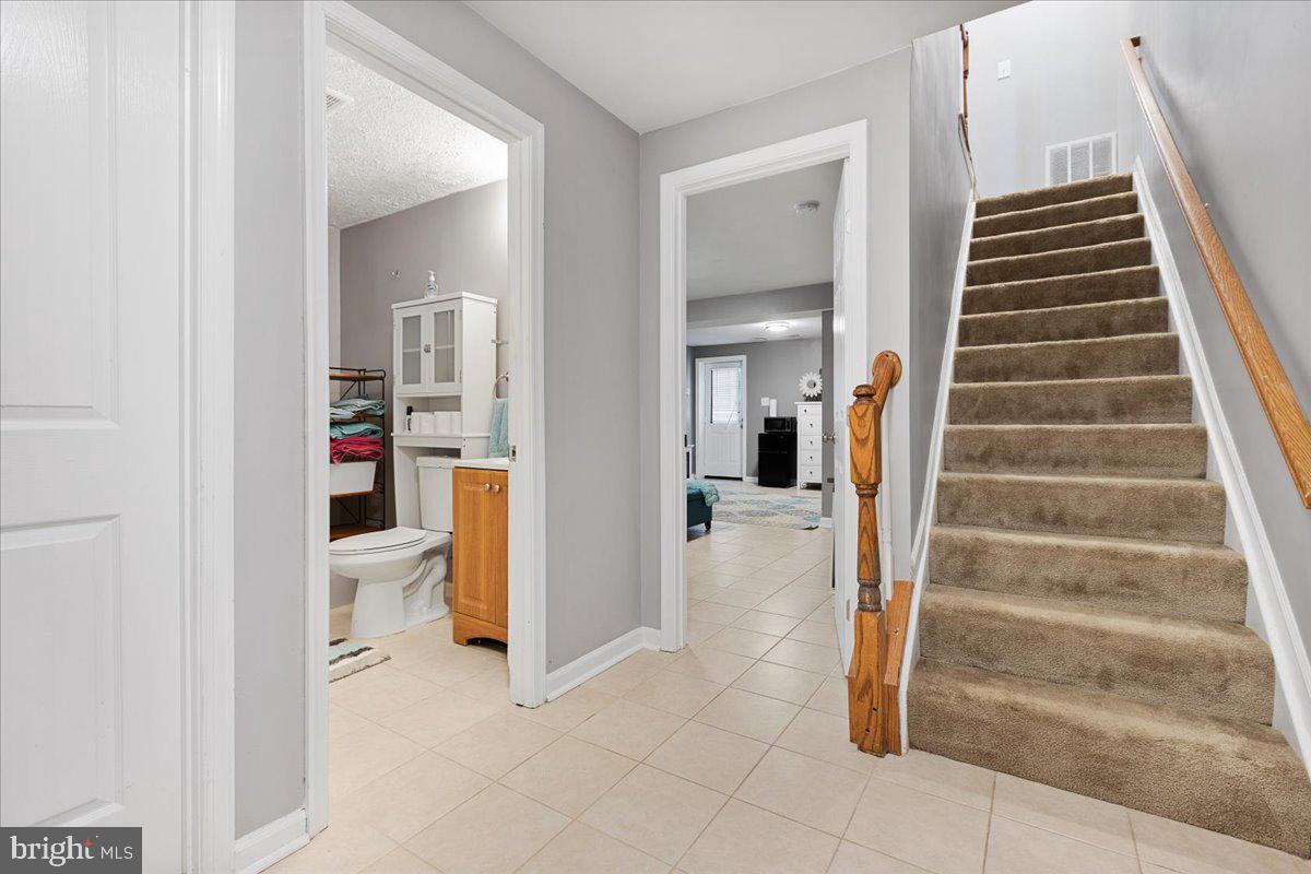 CARRIAGE PINES/LAKE VILL - Residential