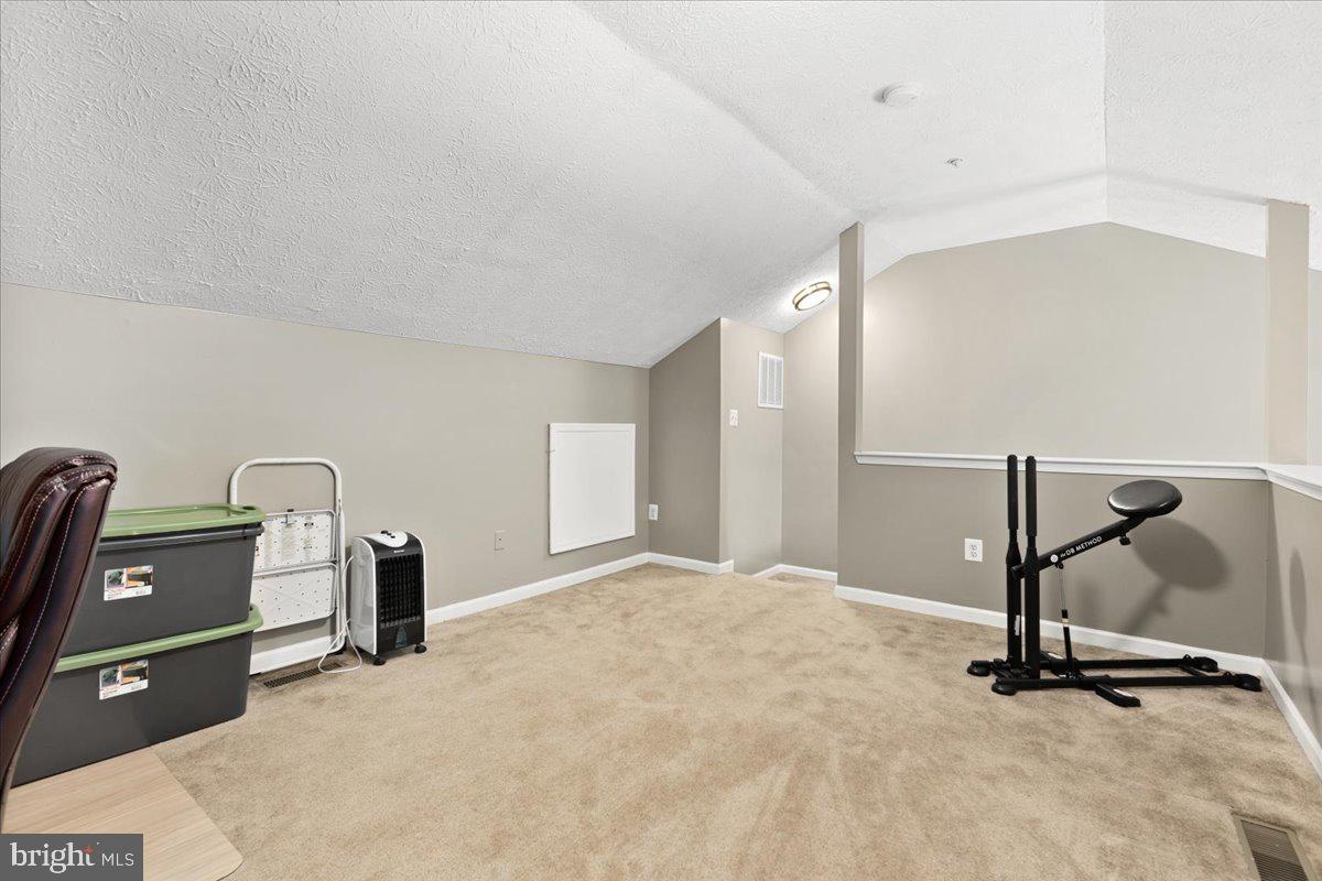 CARRIAGE PINES/LAKE VILL - Residential