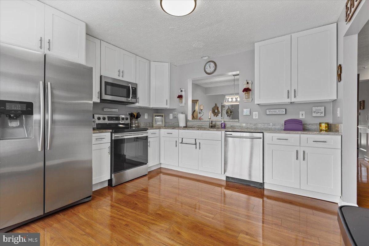 CARRIAGE PINES/LAKE VILL - Residential