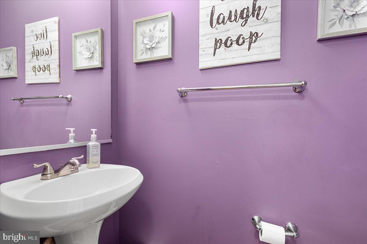 CARRIAGE PINES/LAKE VILL - Residential