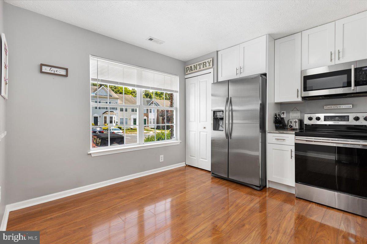 CARRIAGE PINES/LAKE VILL - Residential