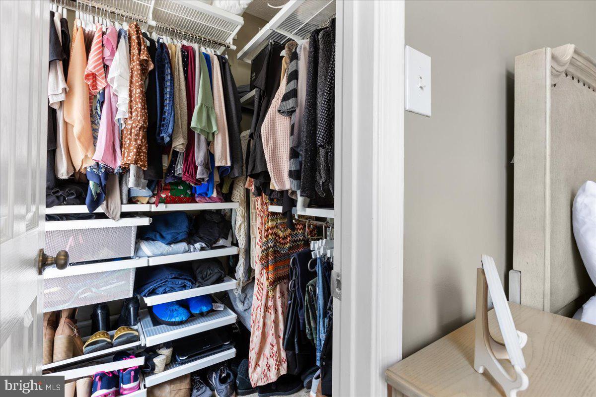 CARRIAGE PINES/LAKE VILL - Residential