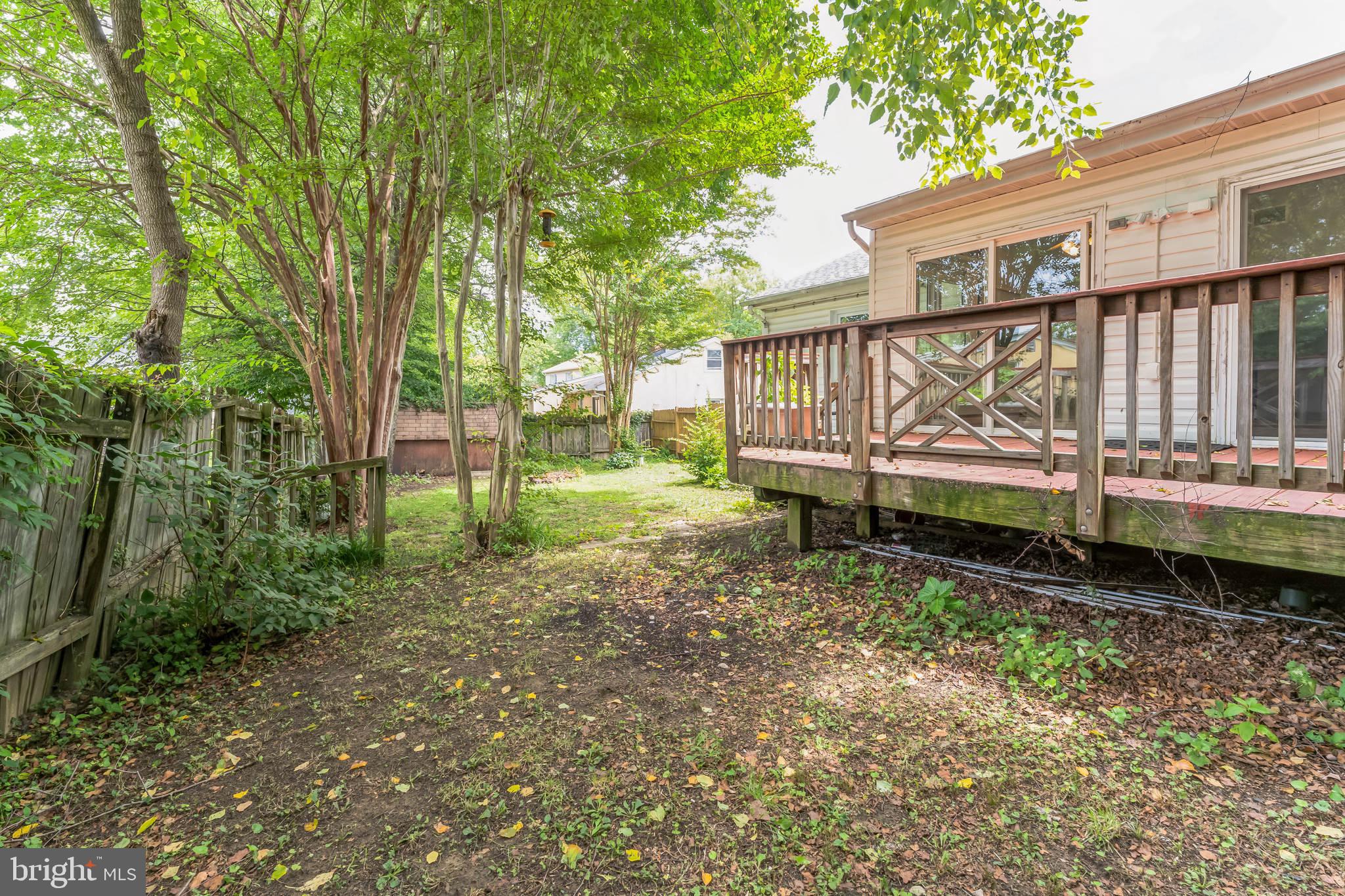 WOODLAND BEACH - Residential