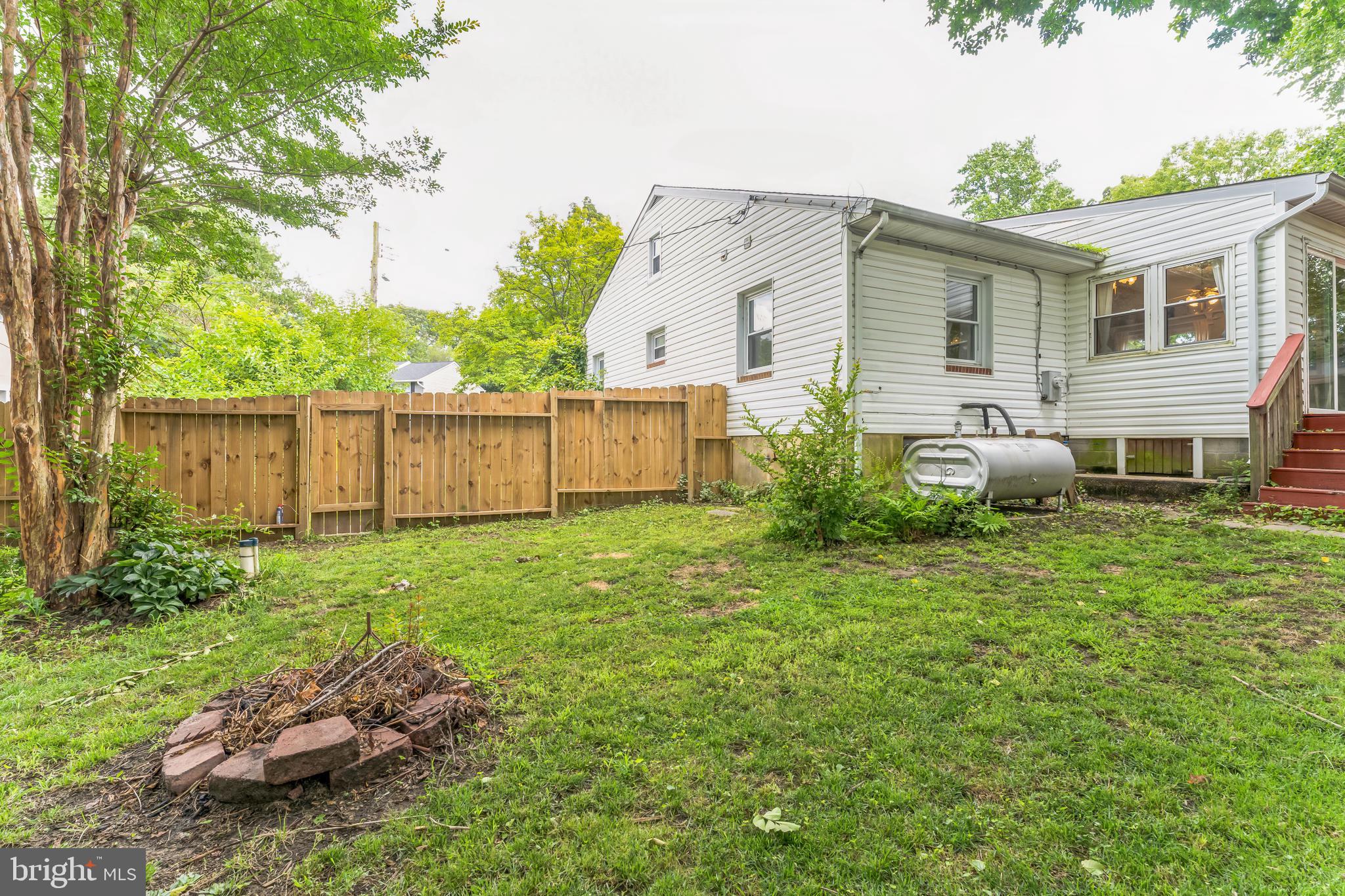 WOODLAND BEACH - Residential