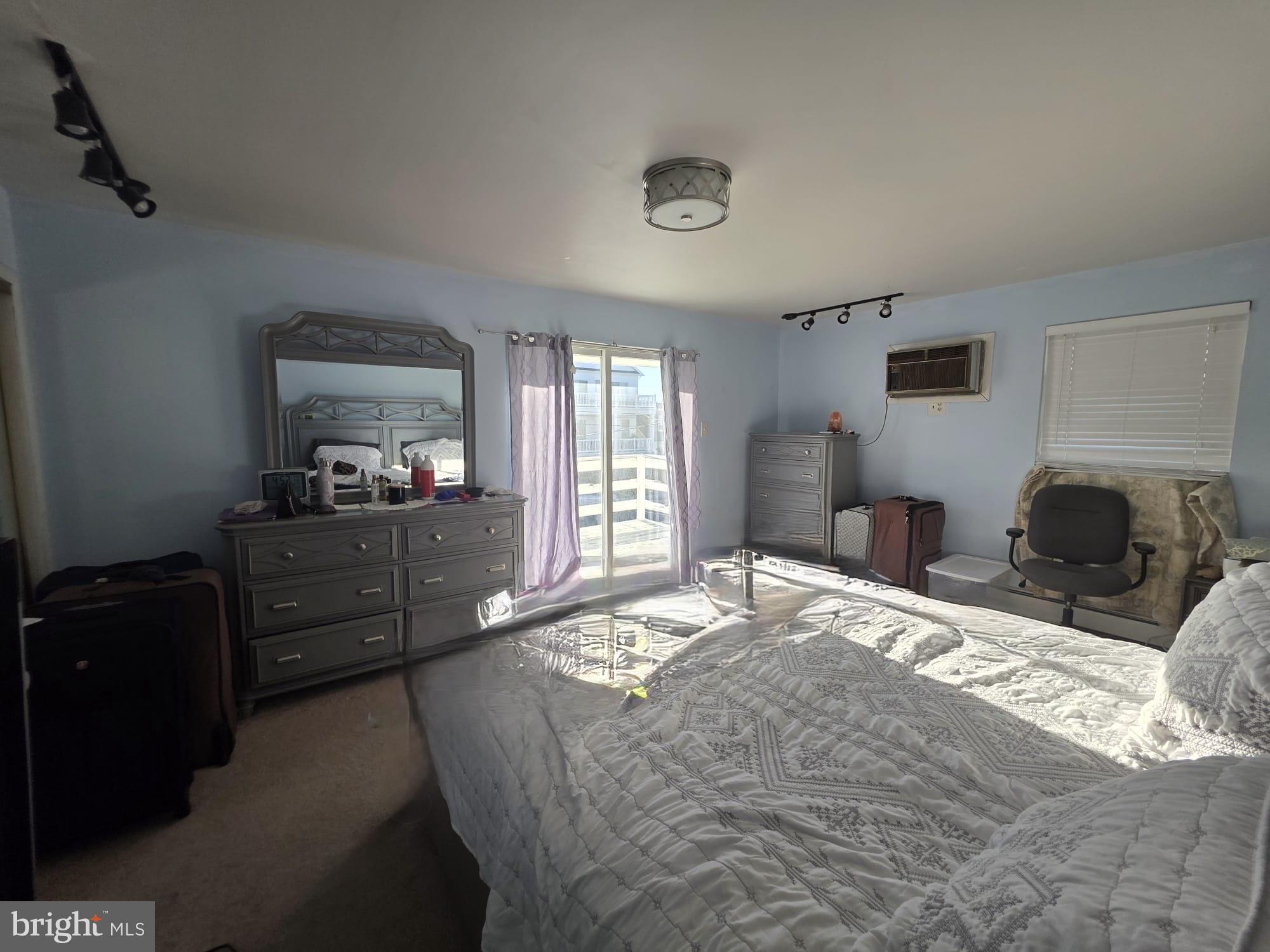 21 N EXETER AVENUE