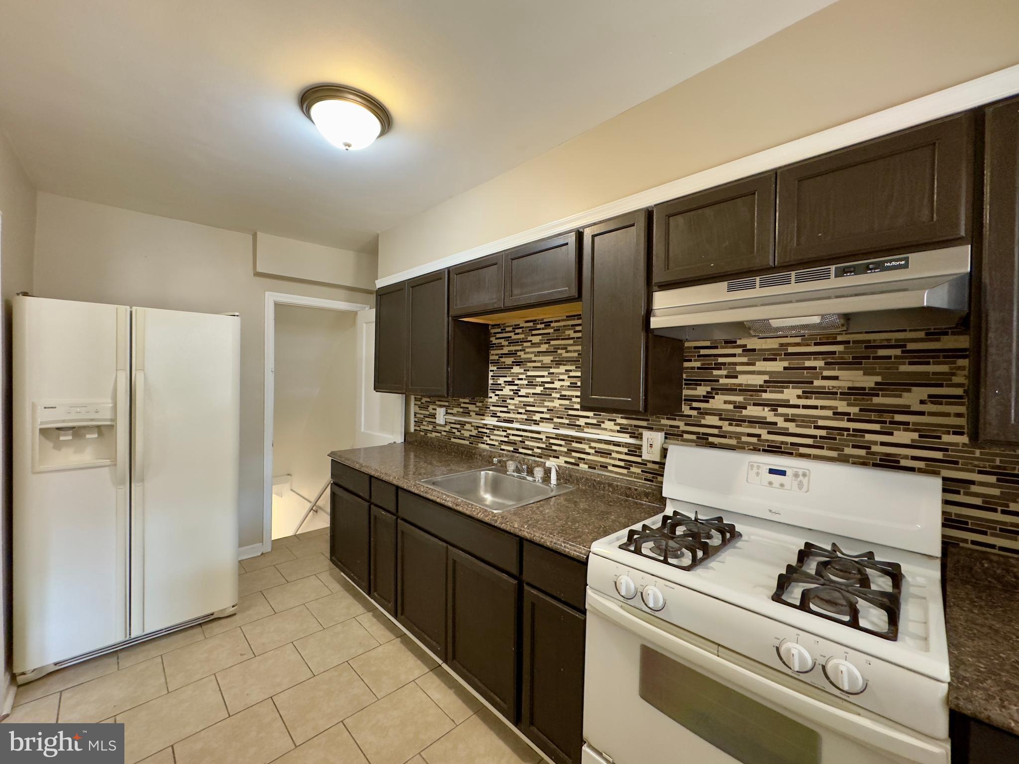 IDLEWOOD - Residential Lease