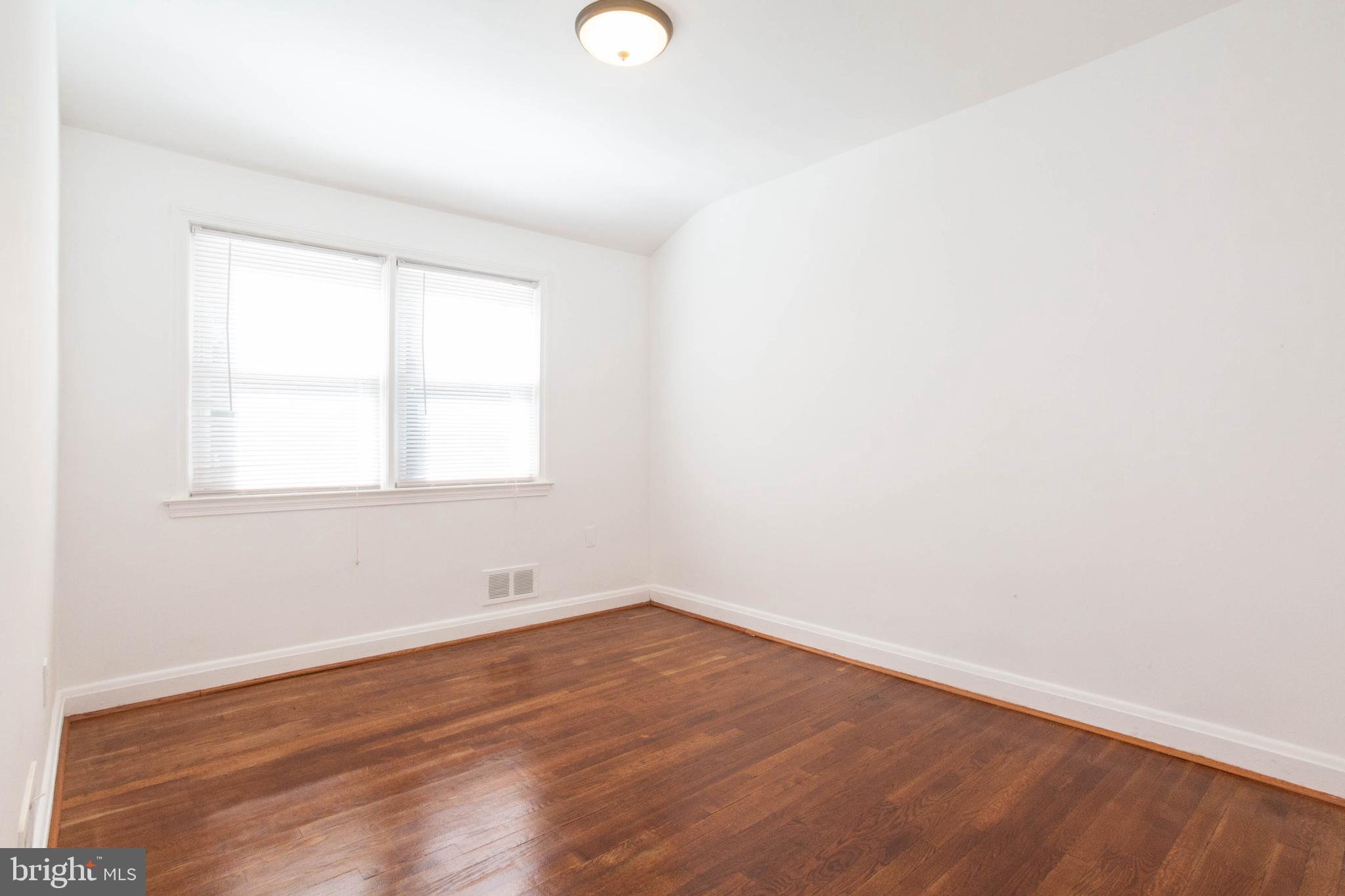 IDLEWOOD - Residential Lease