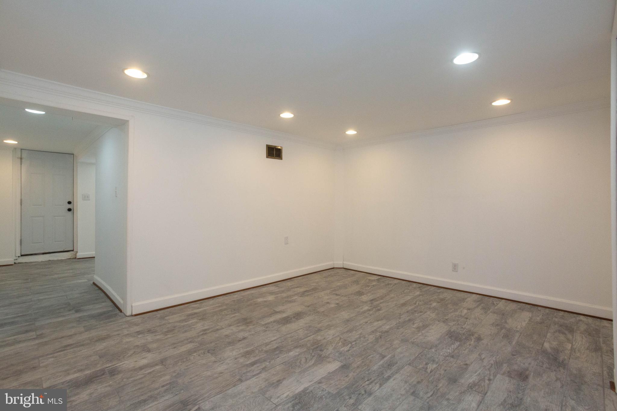 IDLEWOOD - Residential Lease