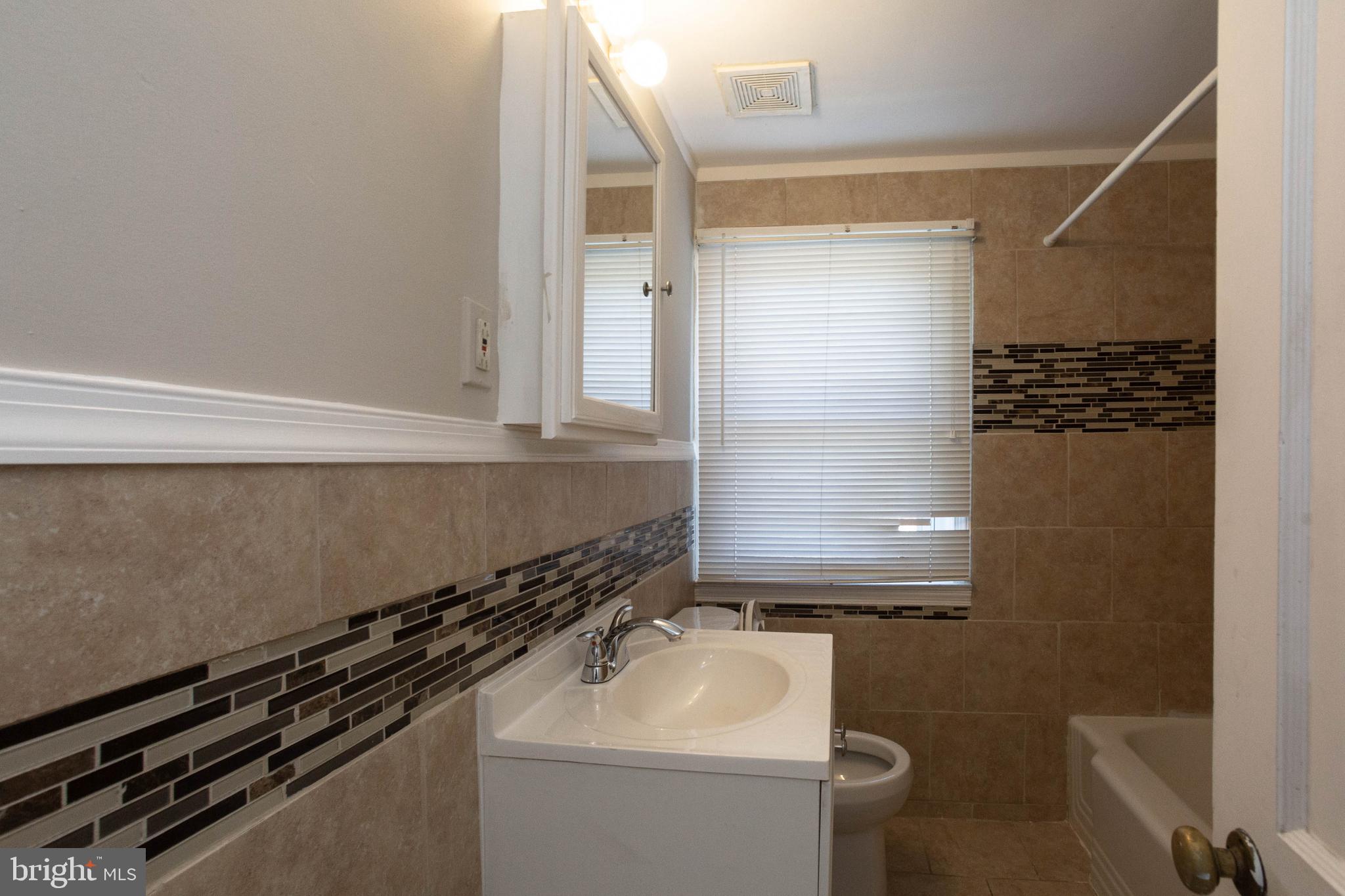 IDLEWOOD - Residential Lease