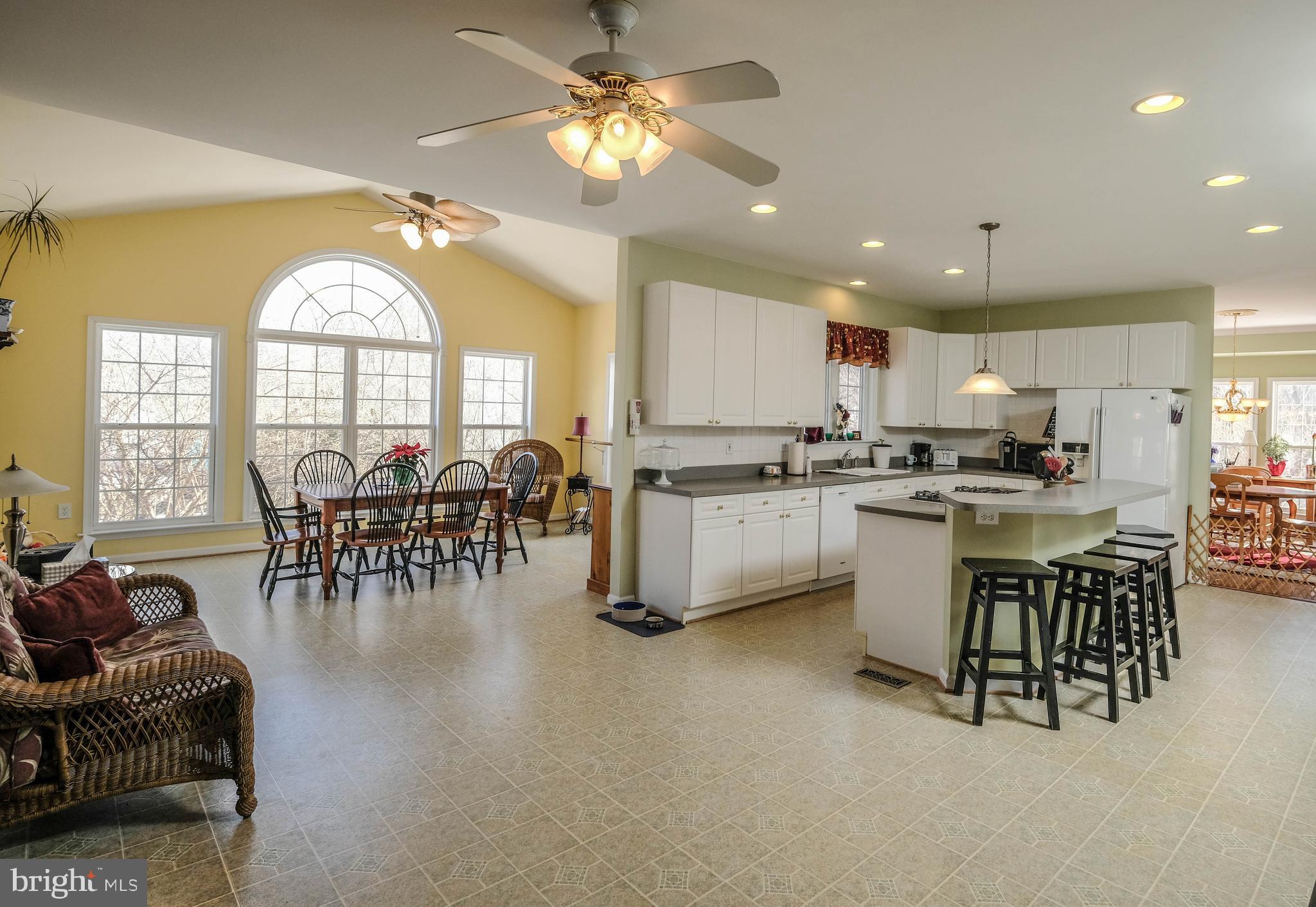 WILLOW SPRINGS ACRES - Residential