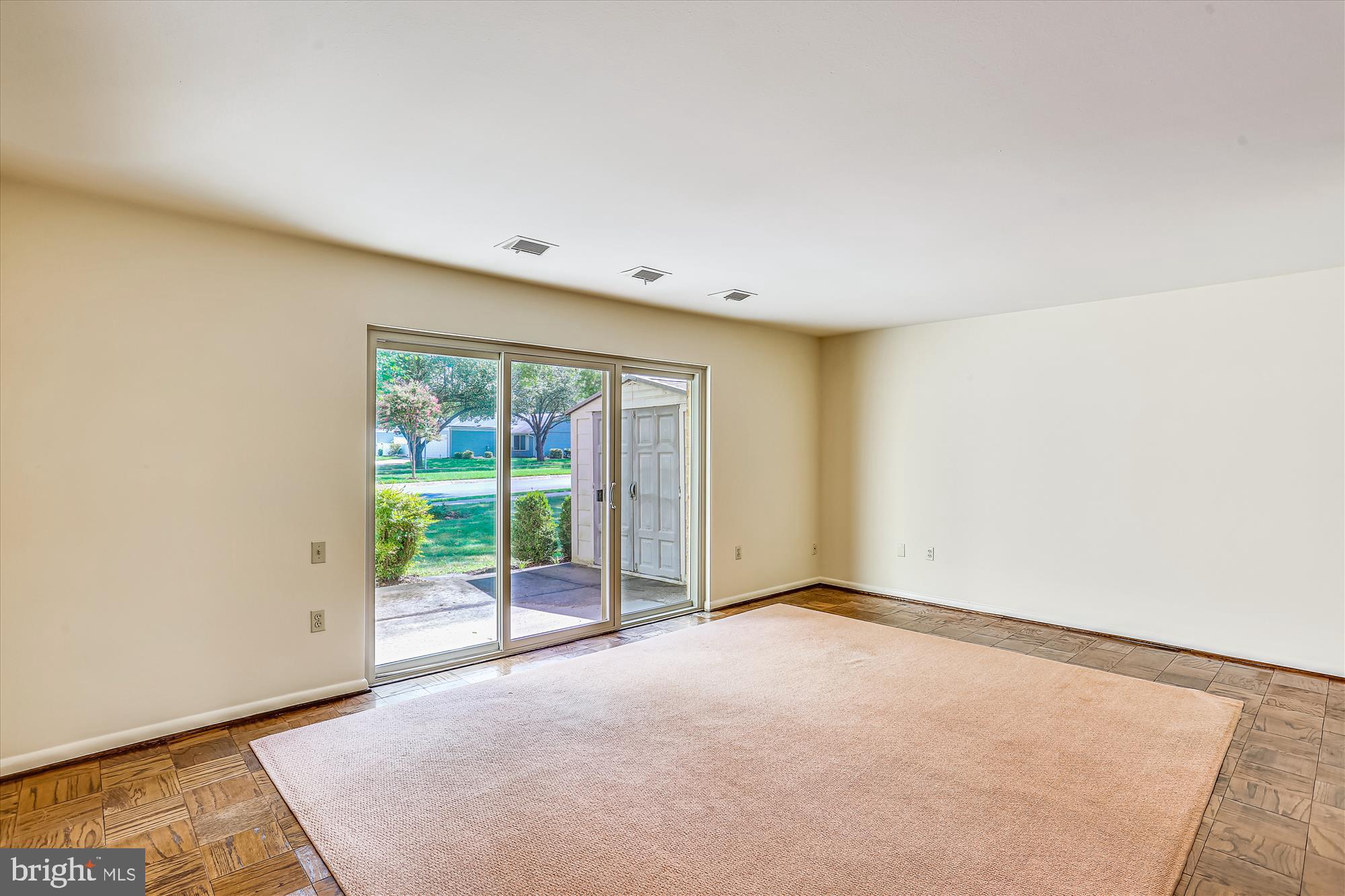 LEISURE WORLD - Residential