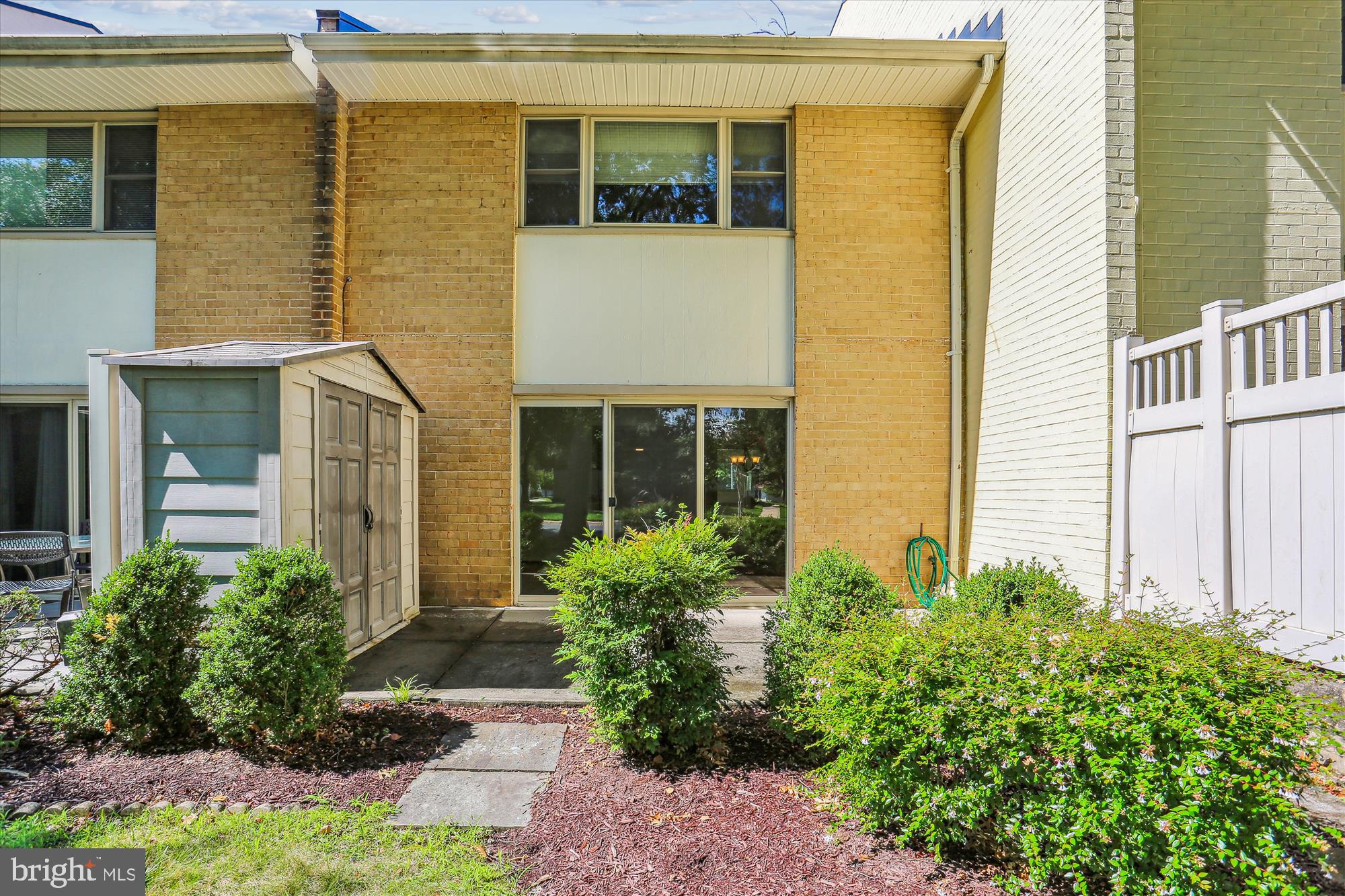 LEISURE WORLD - Residential