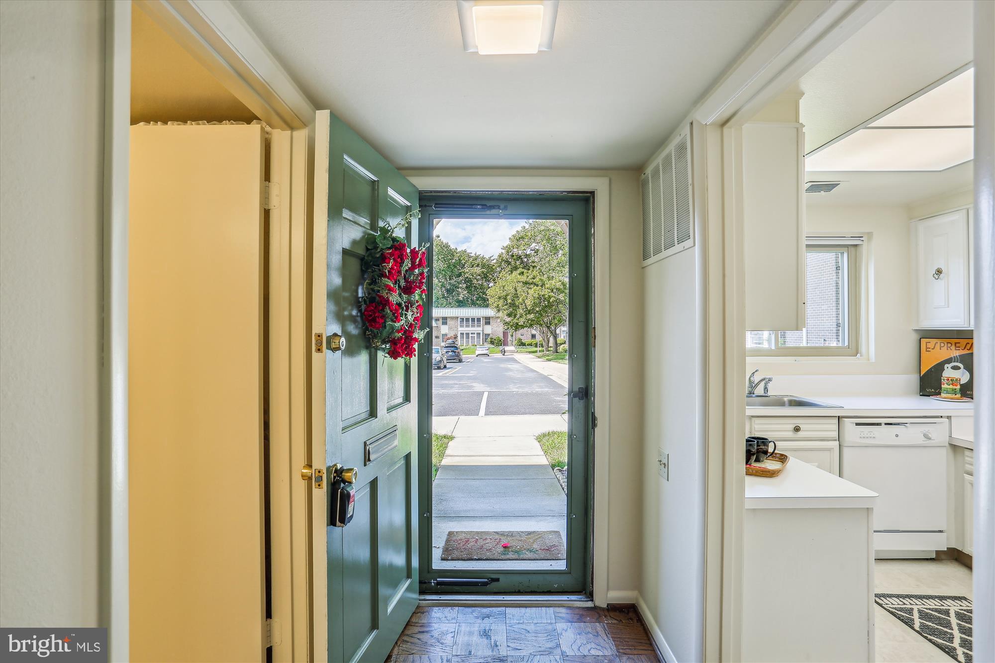 LEISURE WORLD - Residential