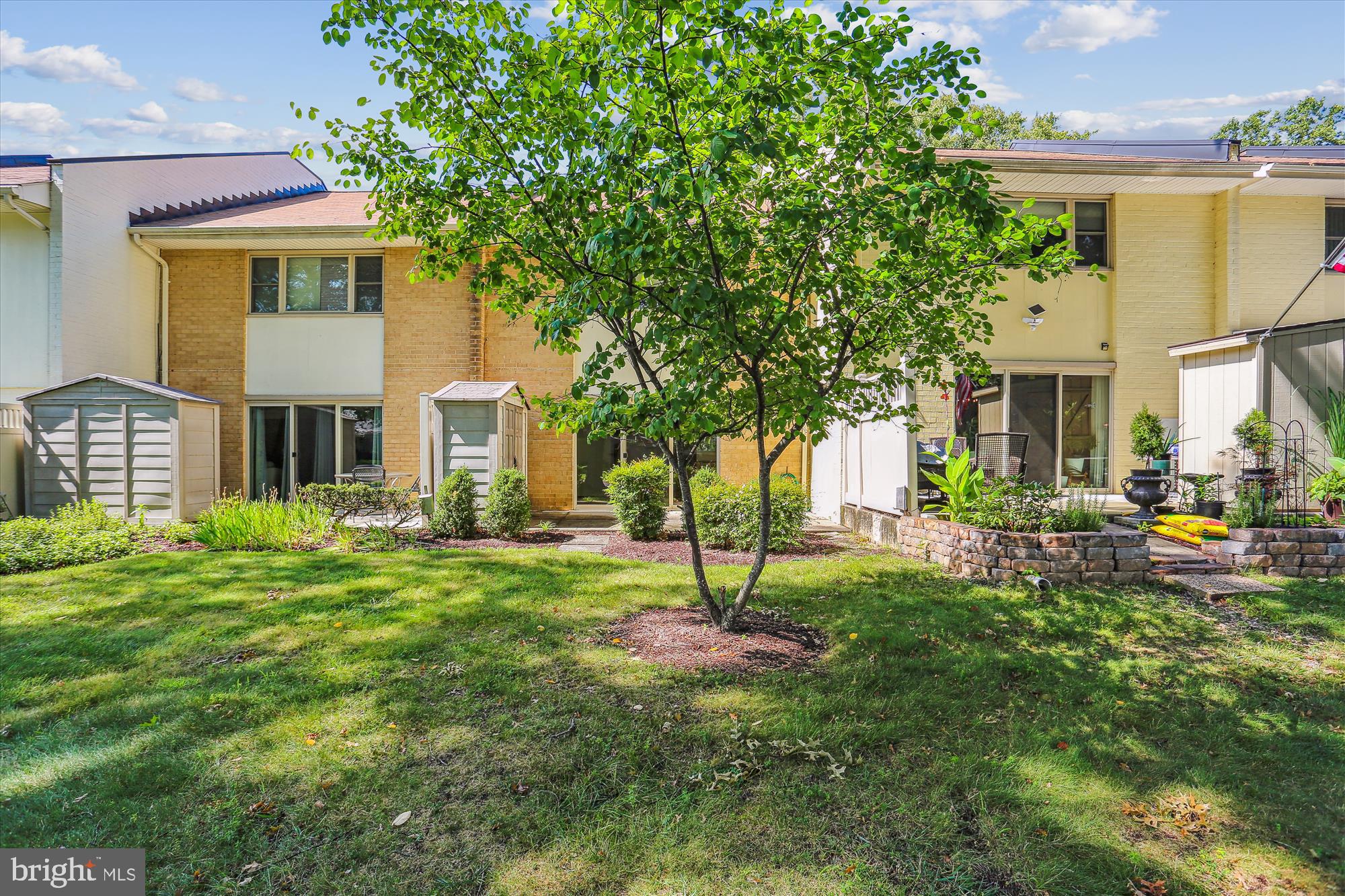 LEISURE WORLD - Residential